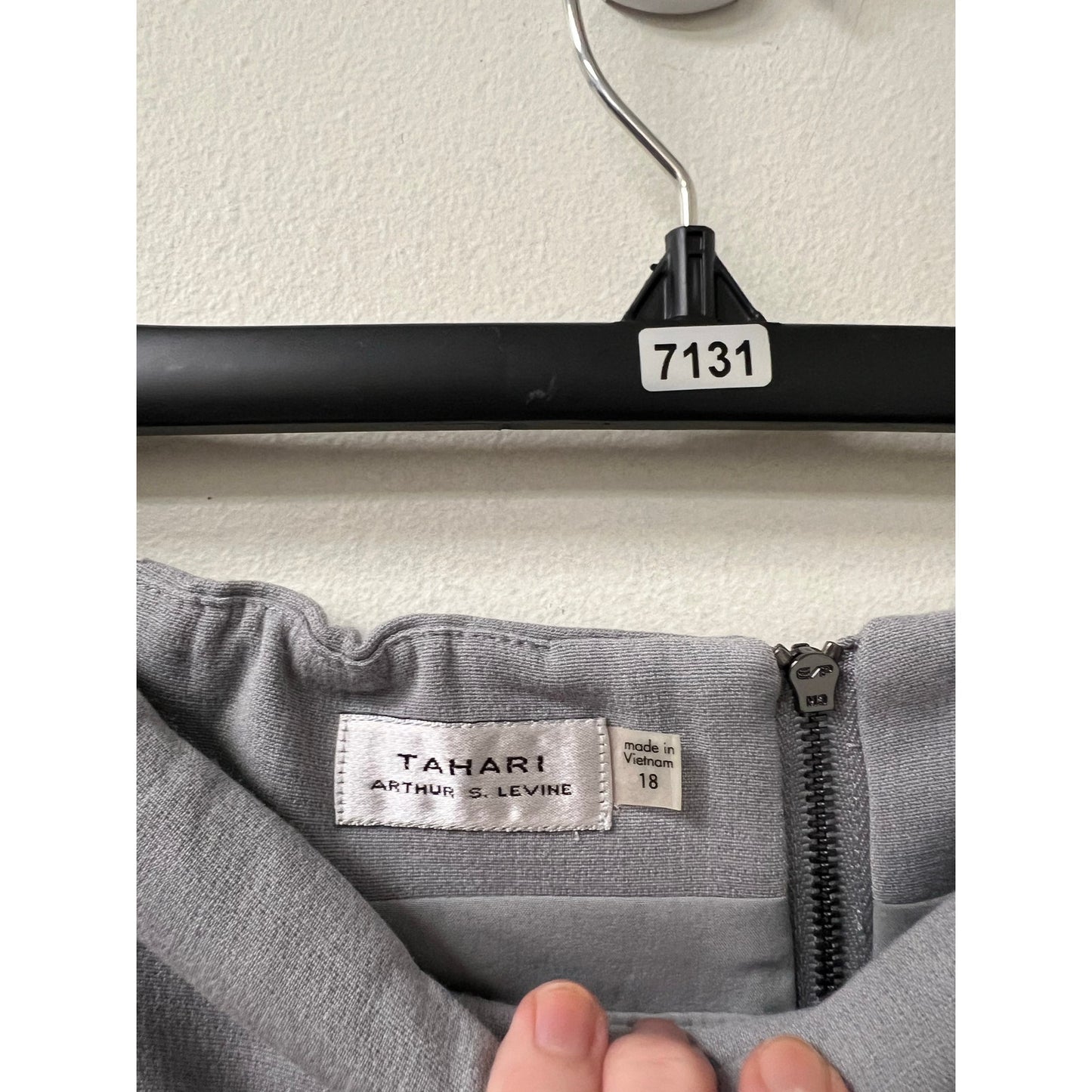 Tahari Grey Gathered Waist Skirt Sz 18