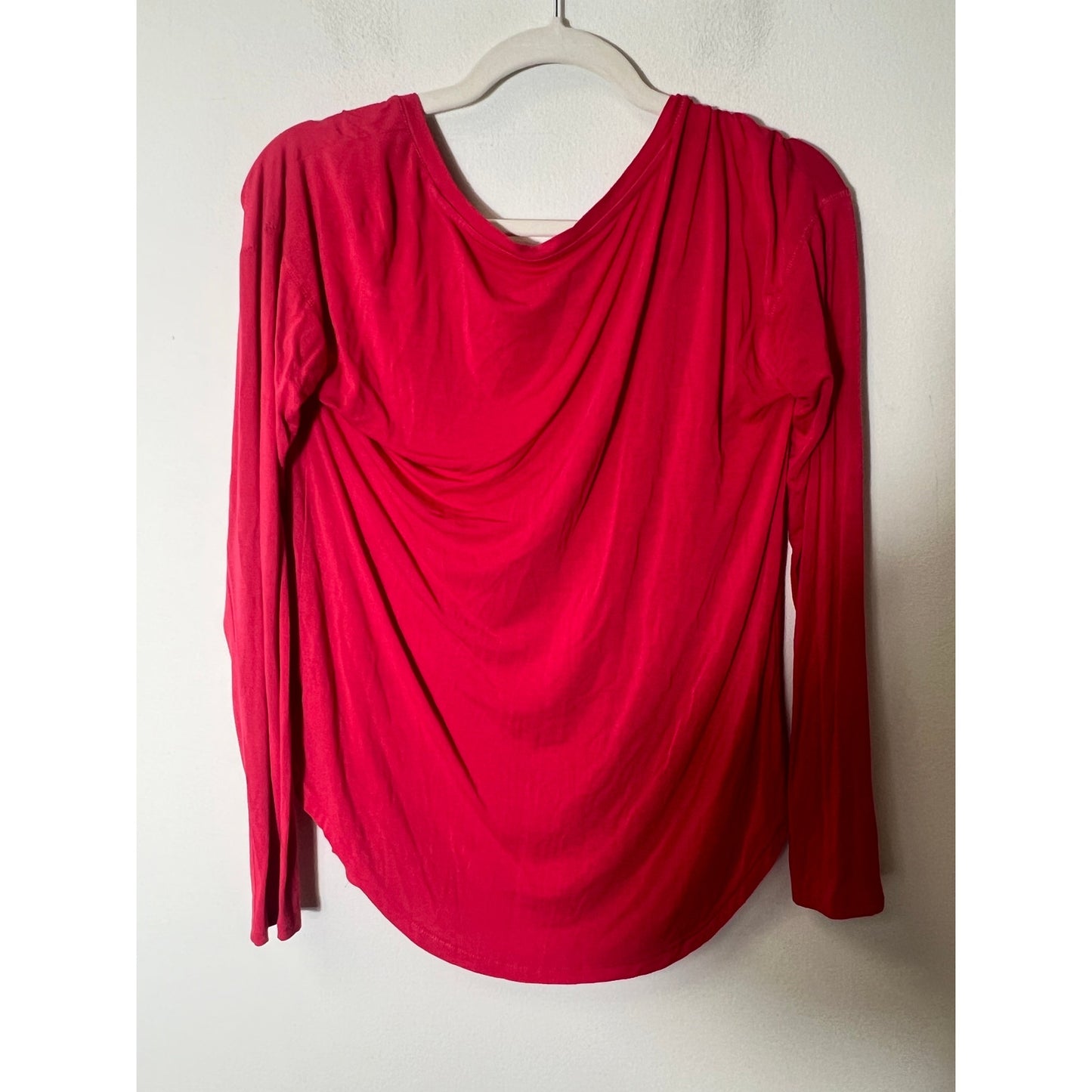 American Eagle Soft & Sexy T, long sleeves, V Neck, Orange/Pink Color. Sz S