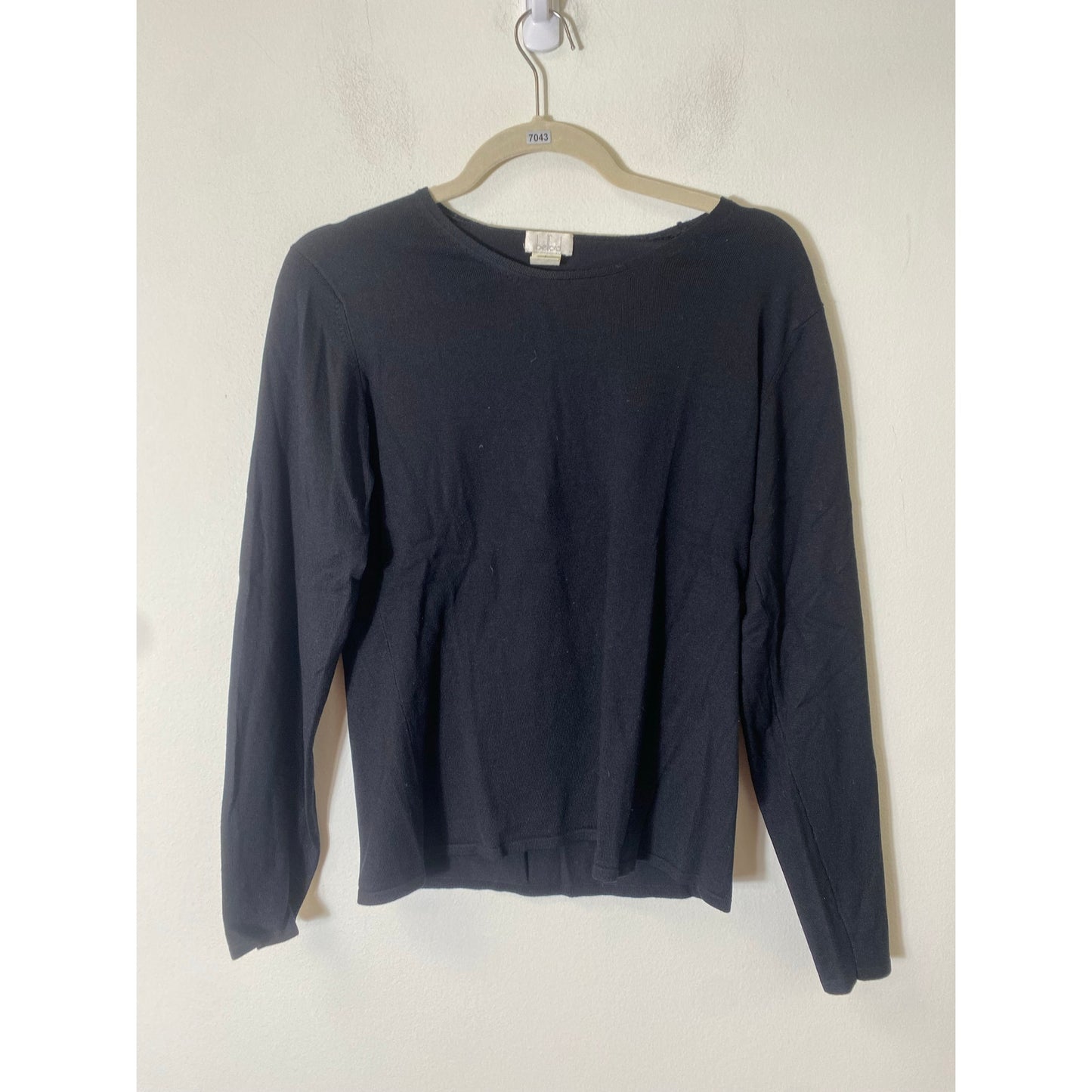 Belford Light Weight Sweater in Black Sz Large