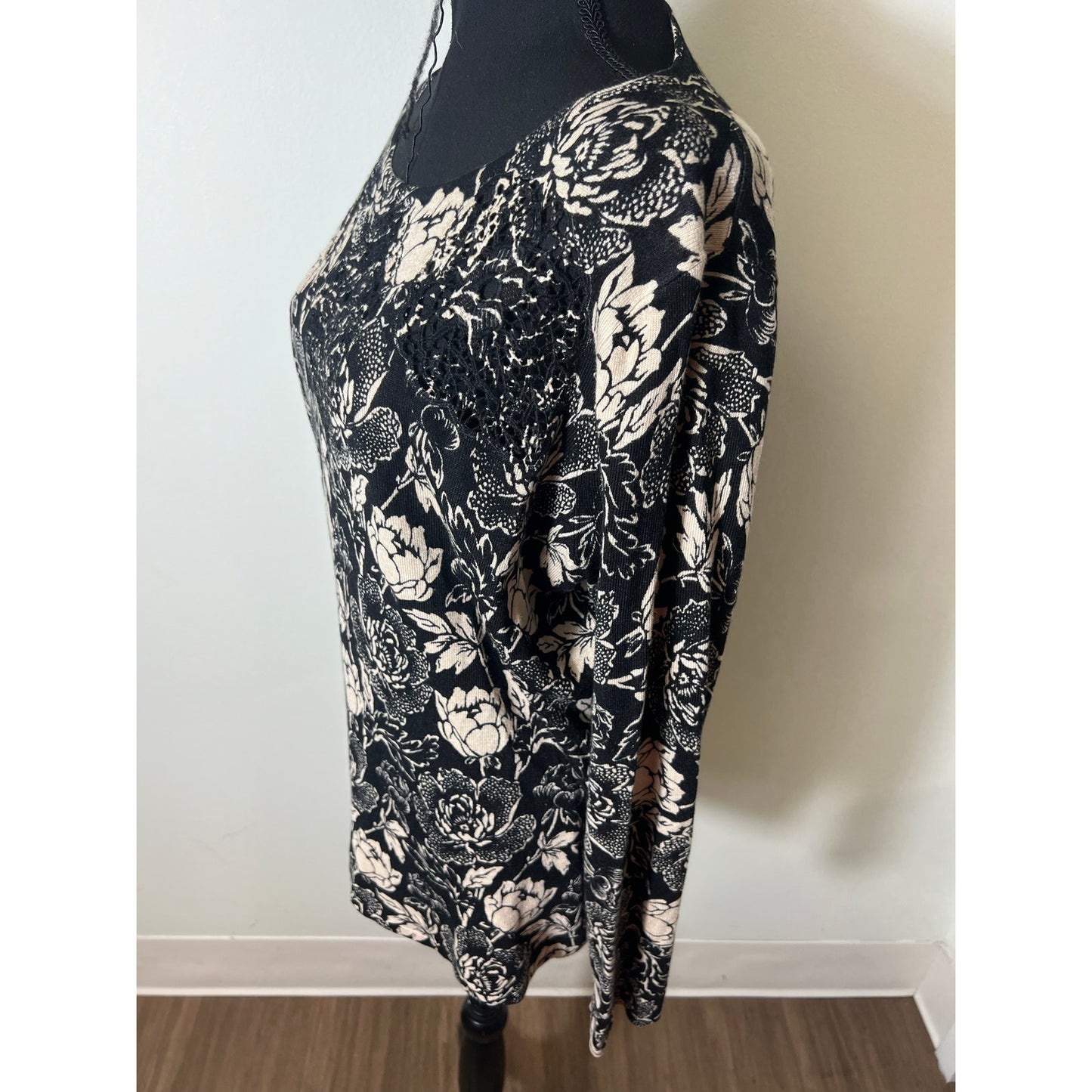 Leo & Ugo Floal Long Sleeve Knit Top Sz 5