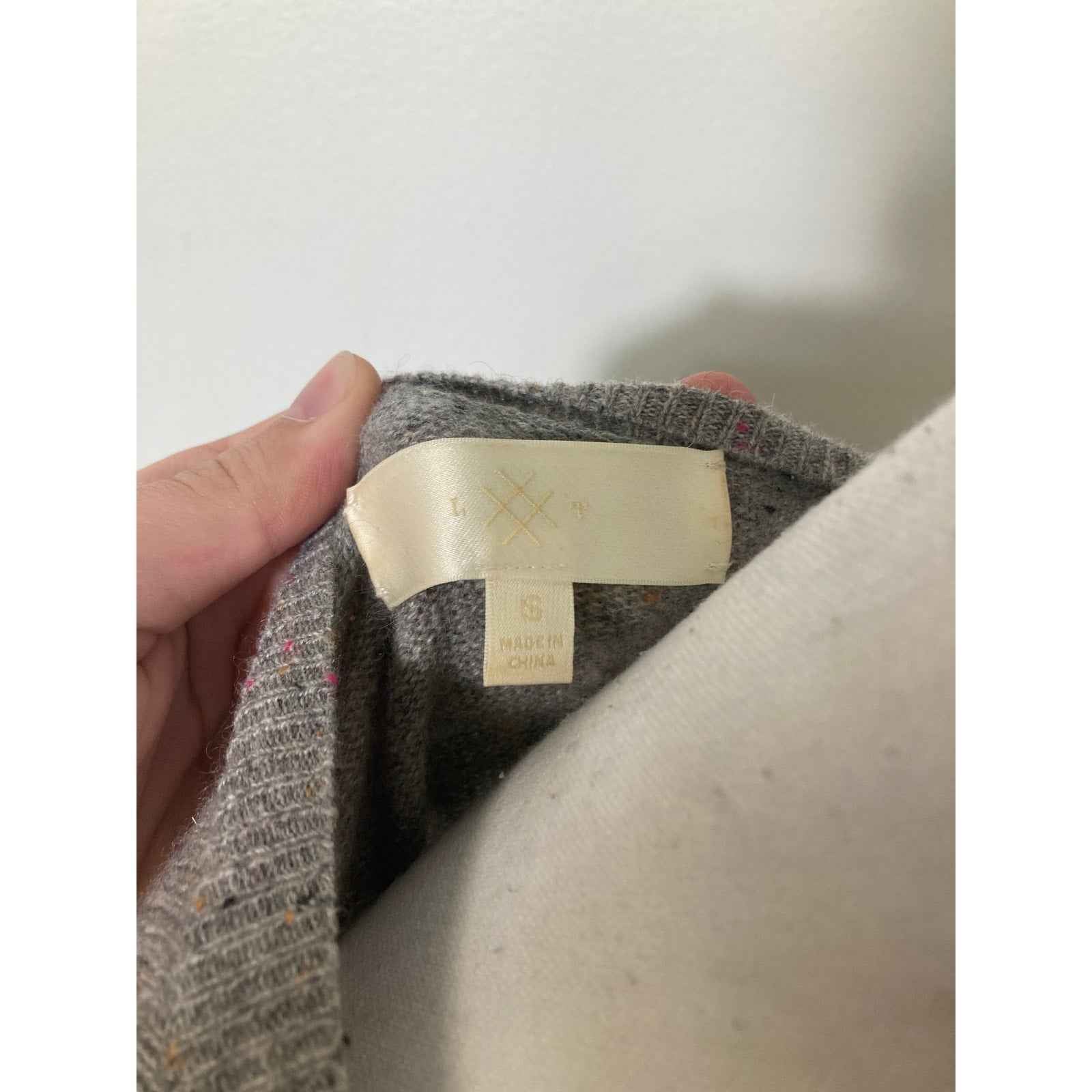 Lisa Todd Gray Cashmere Sweater w/ Colorful Flecks & Diamonds on sleeves Sz S
