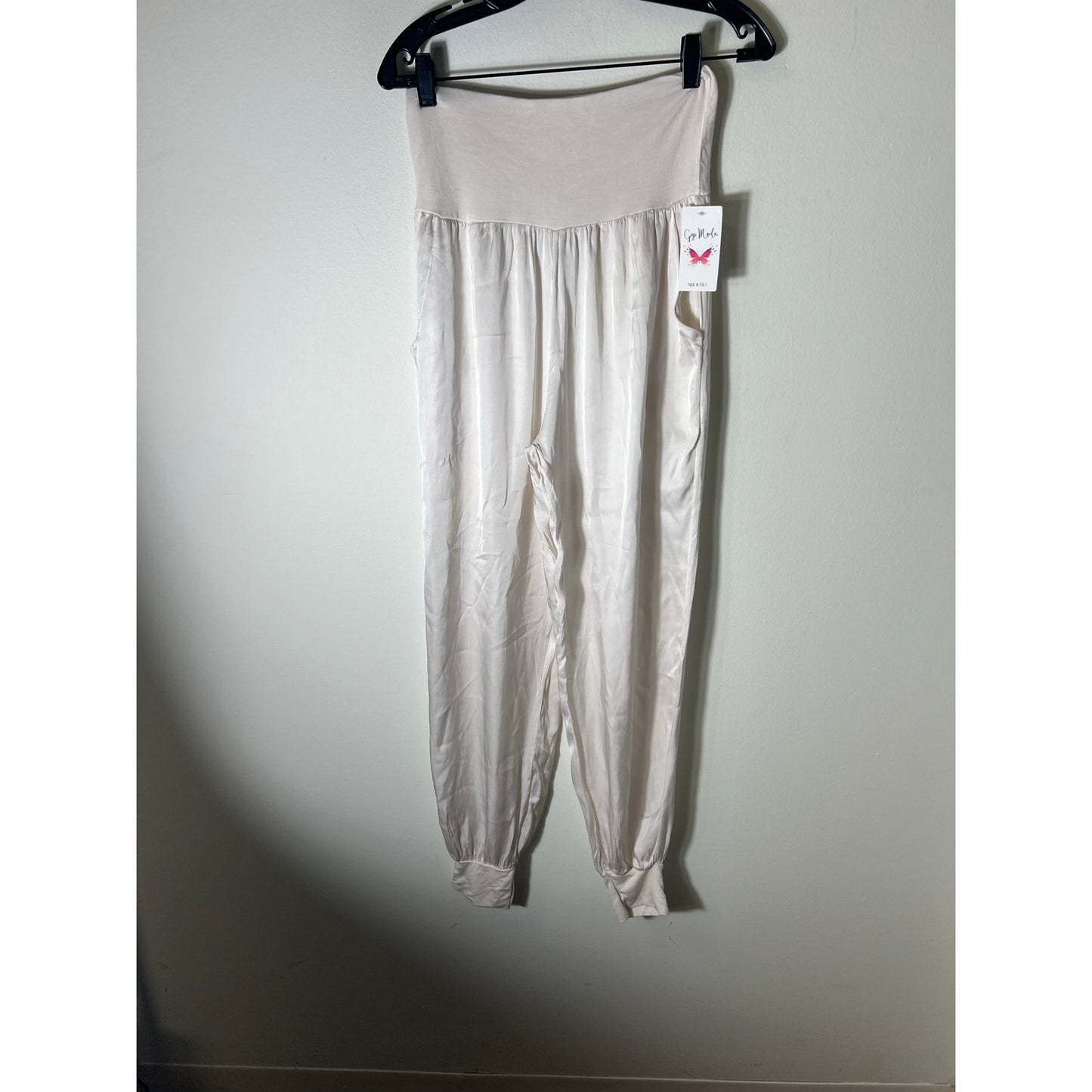 NWT Gigi Moda Off White Silky Joggers Sz M