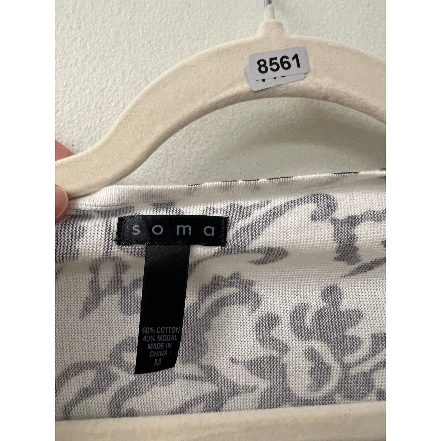 Soma Gray and White Pattern Short Sleeve Knit Wrap Sz M