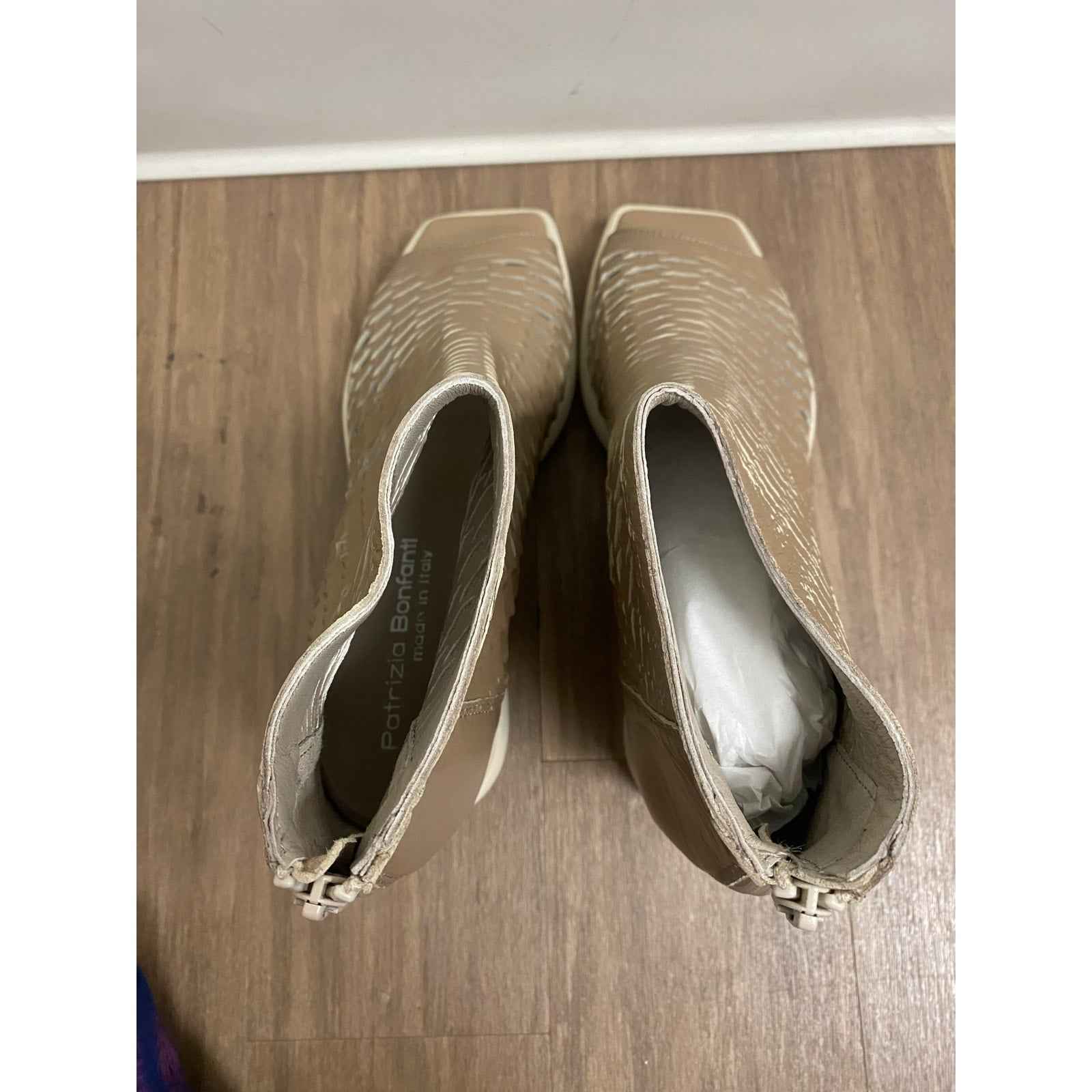 NIB Patrizia Bonfanti Sara Sun Pietra Shoes. Laser Cut Leather Wedges sz 41 NIB