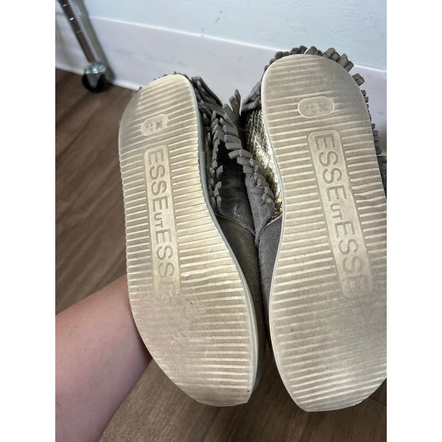 Esse ut Esse Fringed Gray Sneakers Sz 8