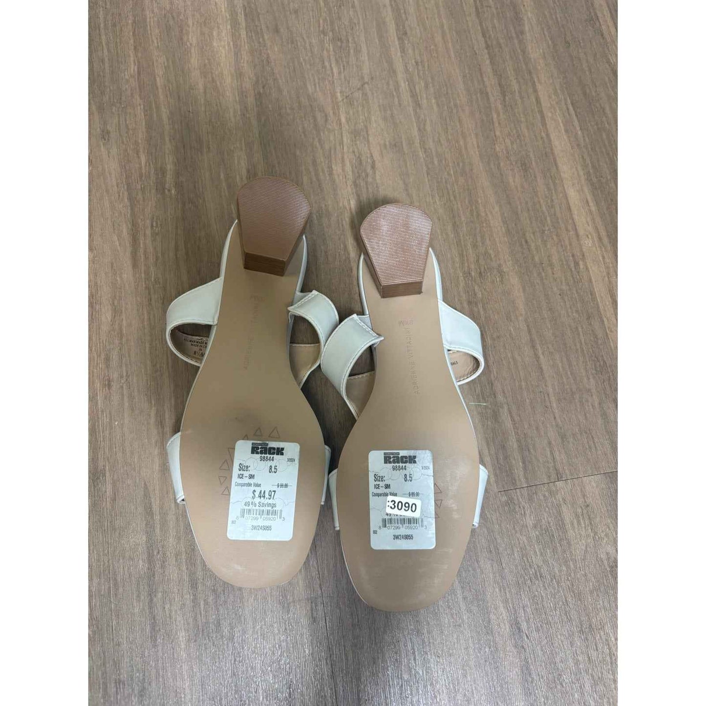 New Adrienne Vittadini White Sandals Sz 8.5