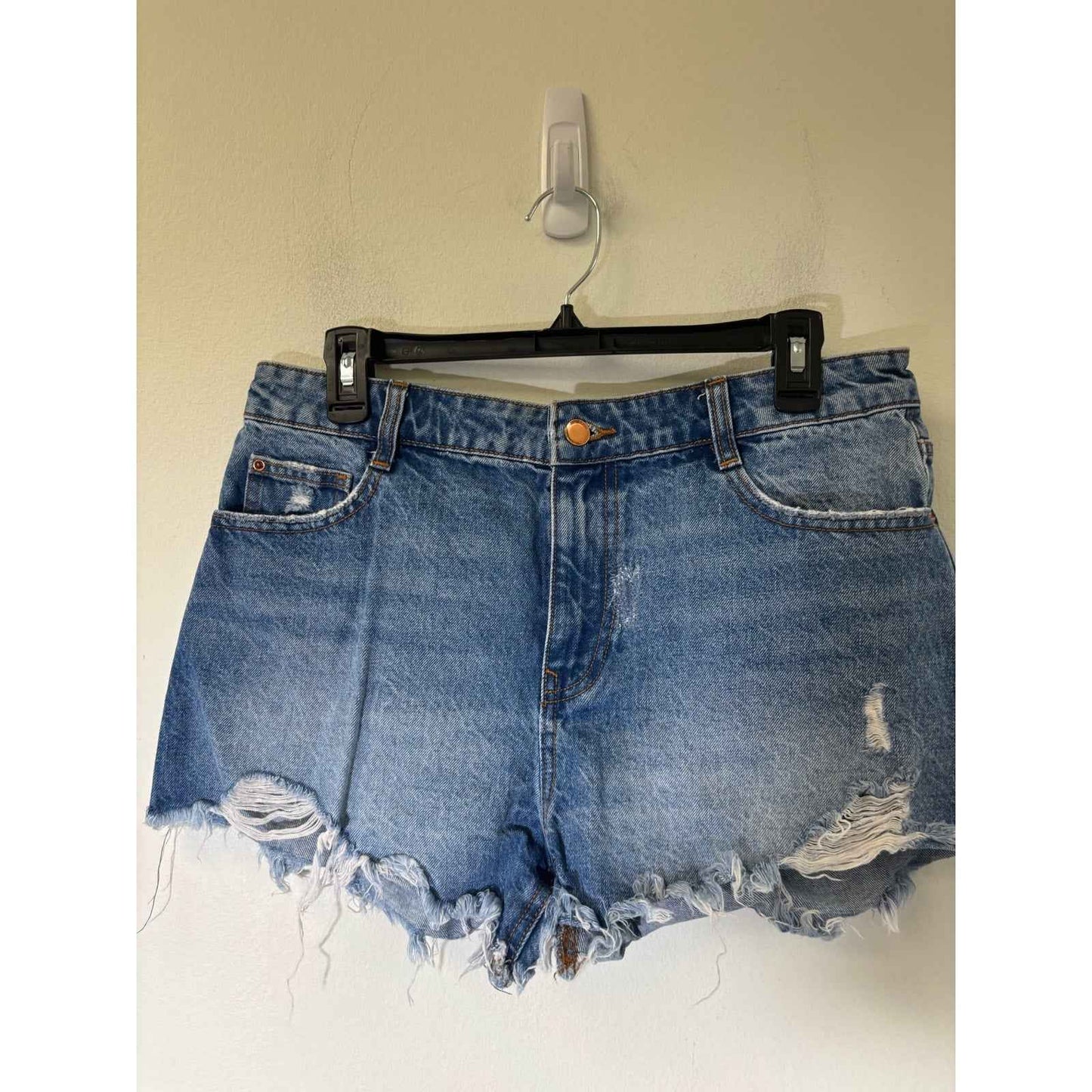 Woman's Bundle of 4. Jeans, Cut Offs and Tank Sz 8