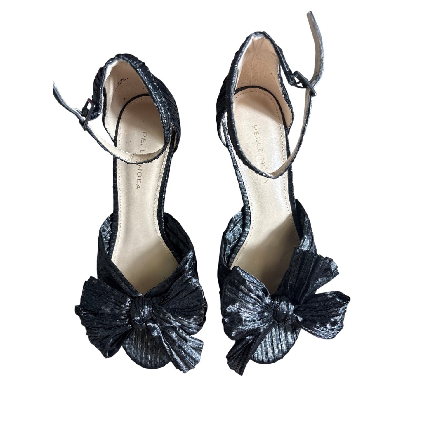 Pelle Moda Black Crinkled Fabric Kitten Heels with Bow Detailing Sz 8.5