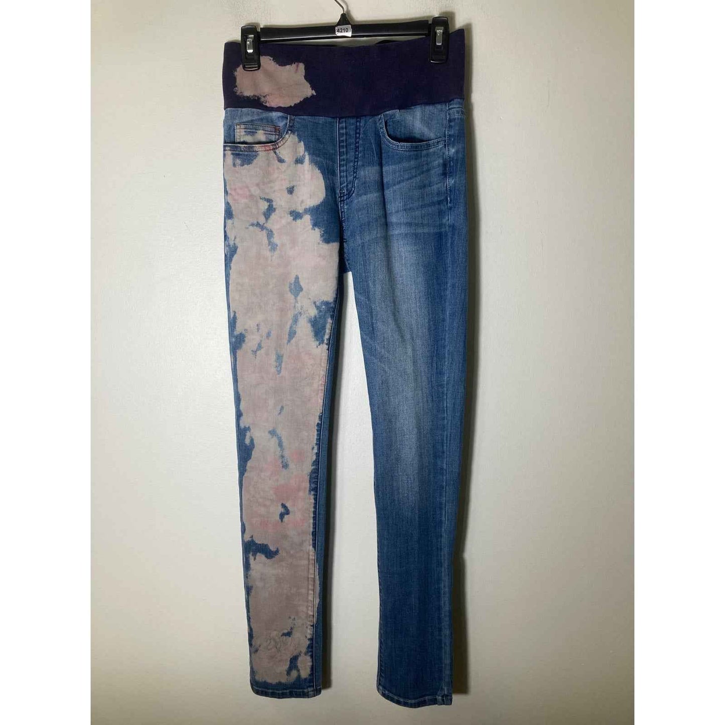M. Rena Maternity Distressed Blue Jeans Sz M