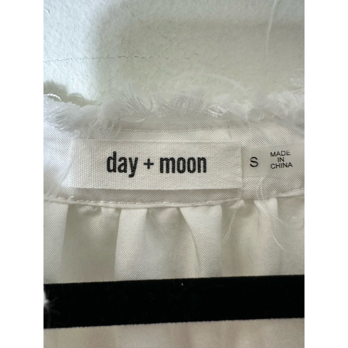 Day + Moon White Fringed Sleeveless Shirt Sz S