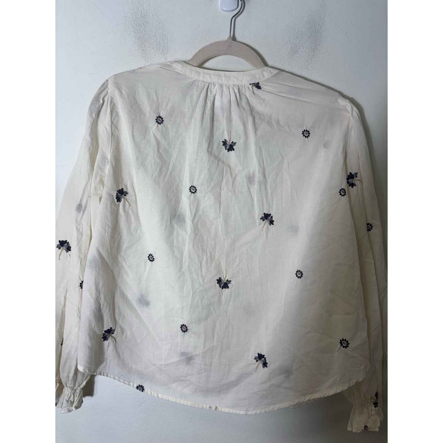 Velvet by Graham & SpencerCream Embroidered Button Up Shirt Sz Xs