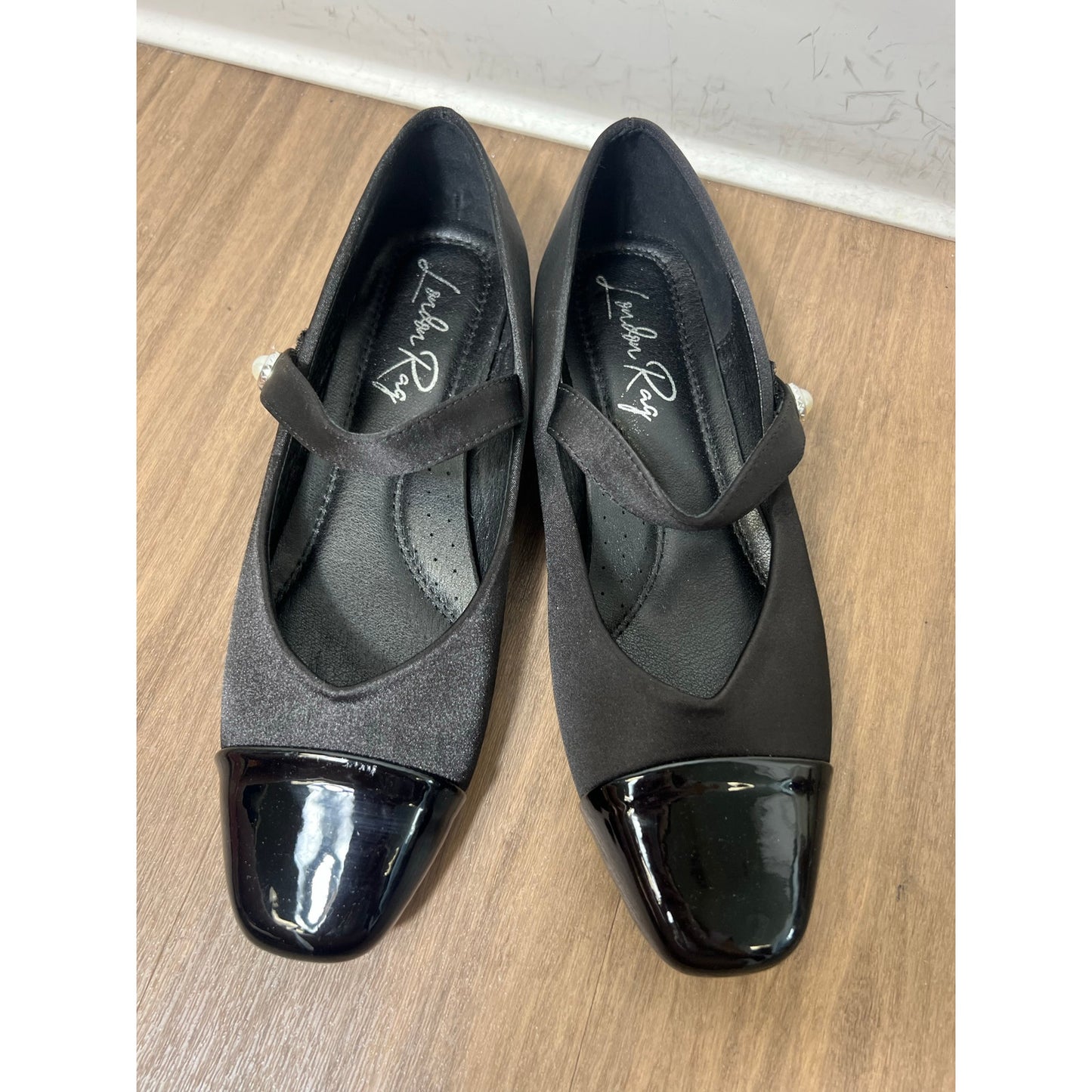London Rag Black Mary Jane Flats With Patent Leather Squared Toe Sz 7