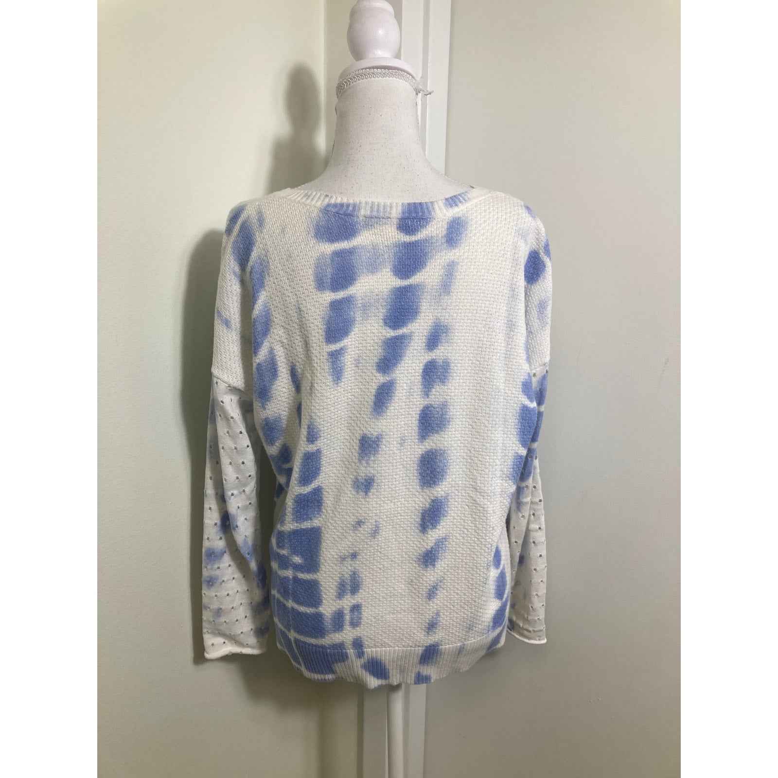 Lisa Todd Blue ane White Waffle Sweater Sz S