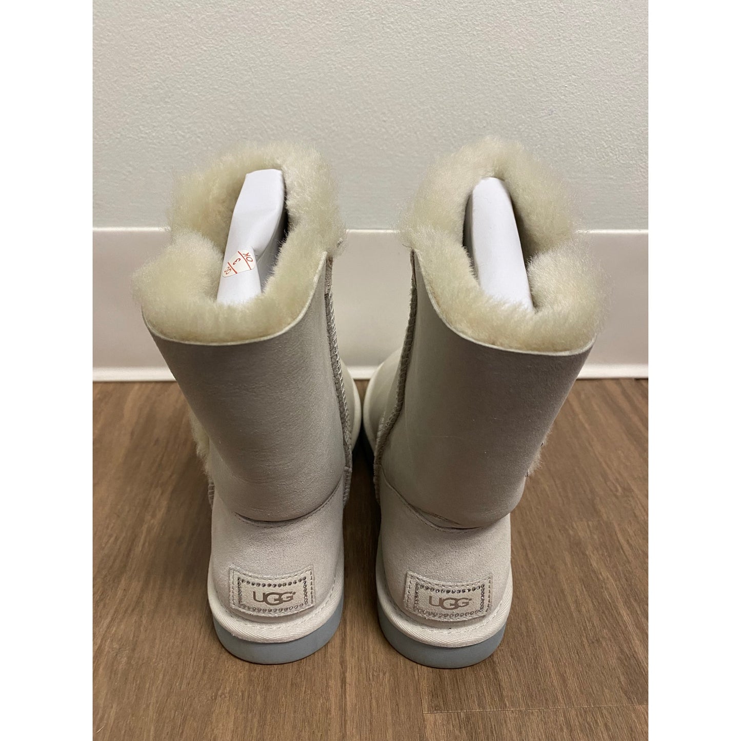 NIB Ugg White Sparkles I Do! Boots Sz 9