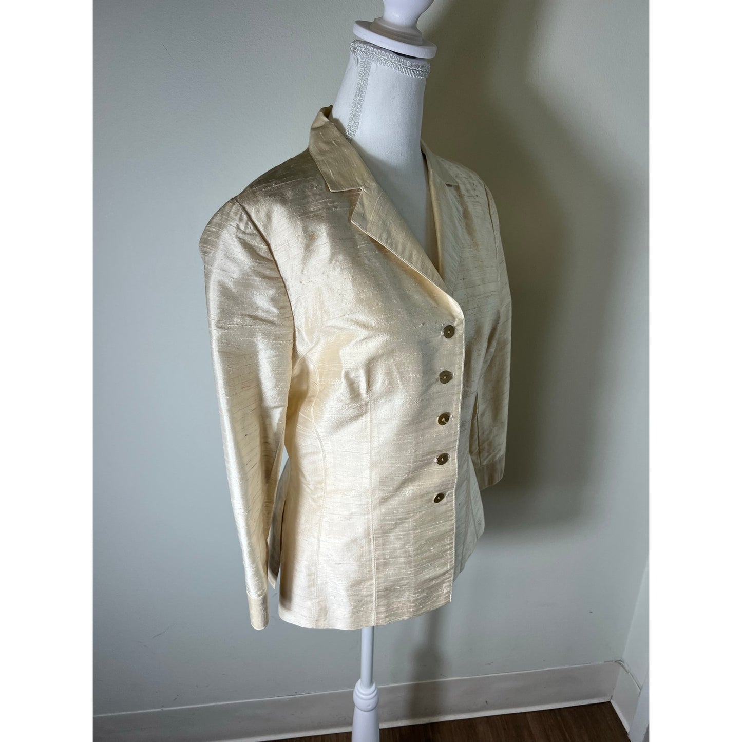 Maggy London Cream Silk Jacket and Lace Skirt Suit Sz 10