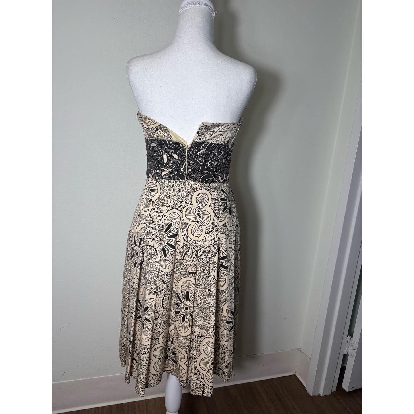 Kay Unger Off White and Black Print Strapless A Line Midi Dress Sz 4