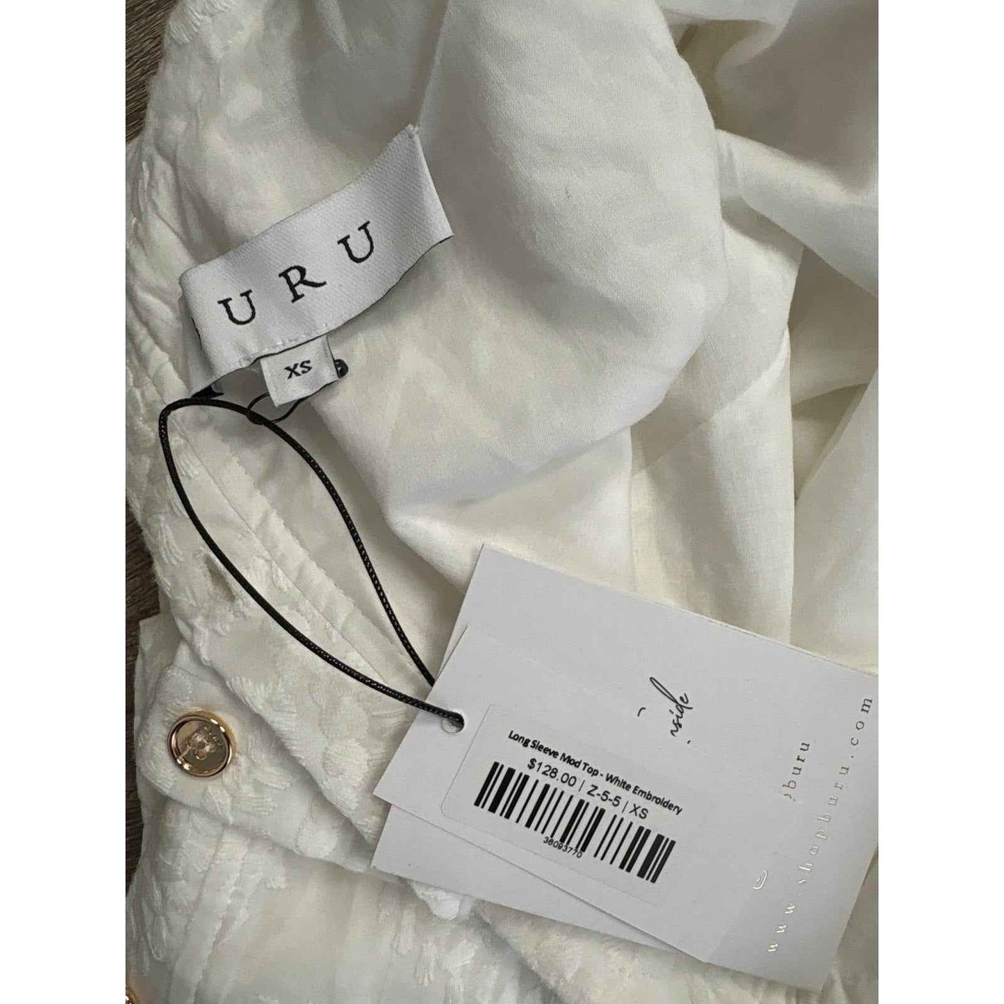 NWT Buru Long Sleeve Mod White Embroidery Top Sz xs