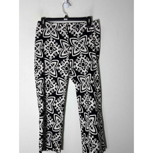White House Black Market Black and White Print Flat Frong Capri Pants Sz 4