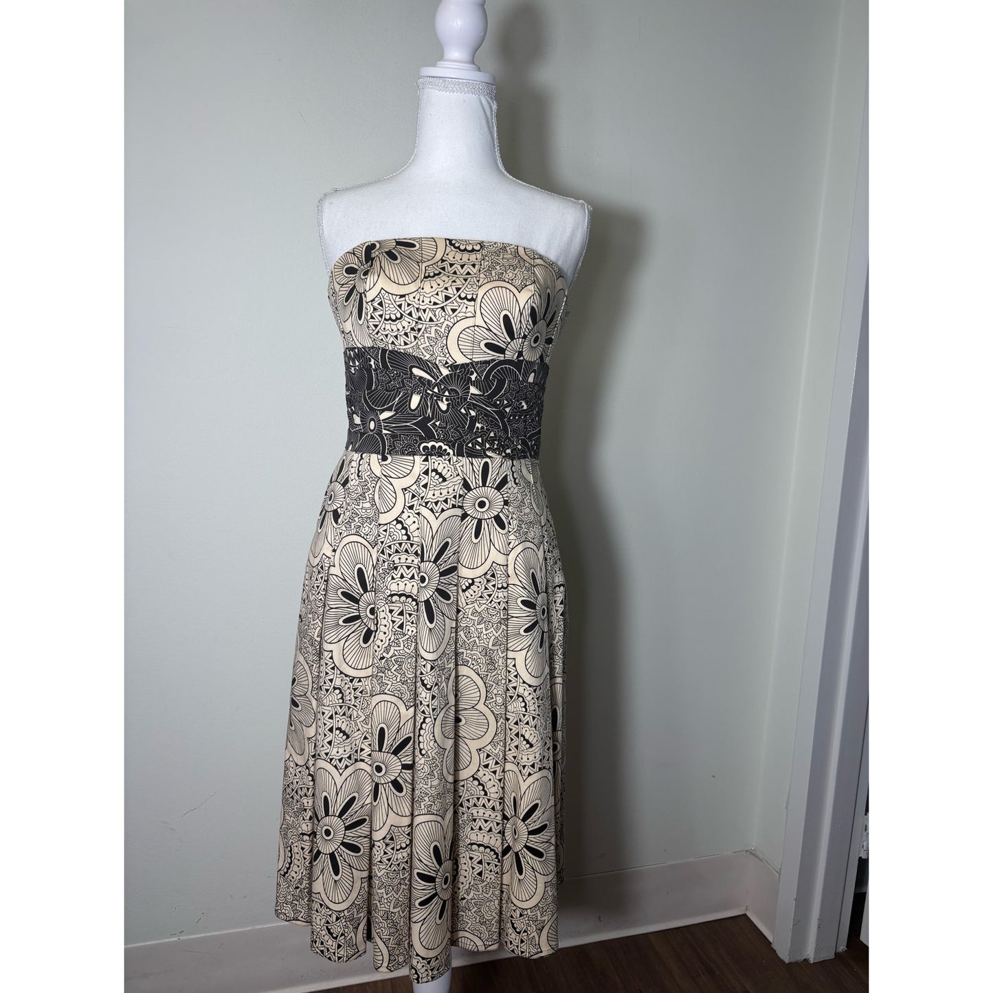 Kay Unger Off White and Black Print Strapless A Line Midi Dress Sz 4