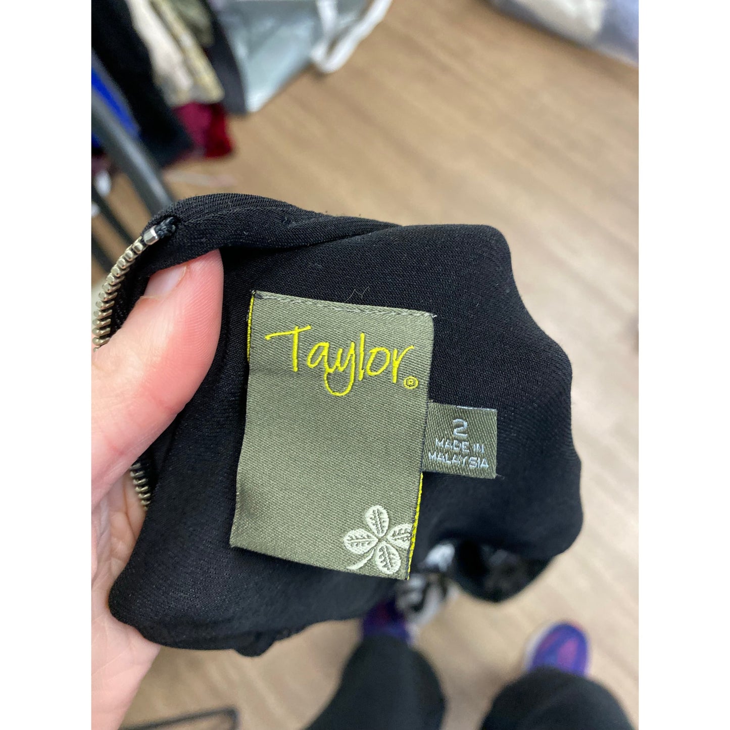 Taylor Sz 2 Black White Sleeveless Mixed Media Midi Dress Sz 2