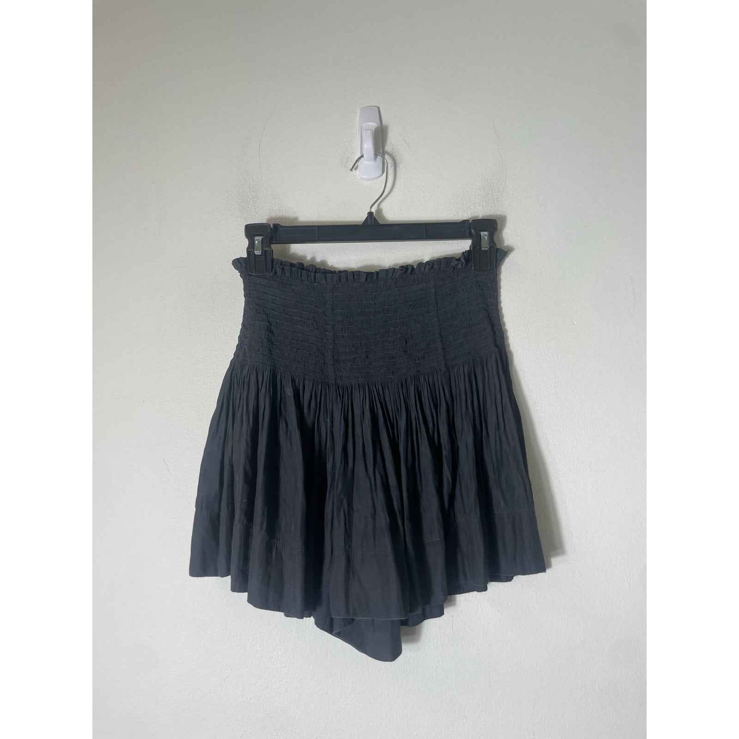 Koch Black High Waisted Flowy Shorts Sz S
