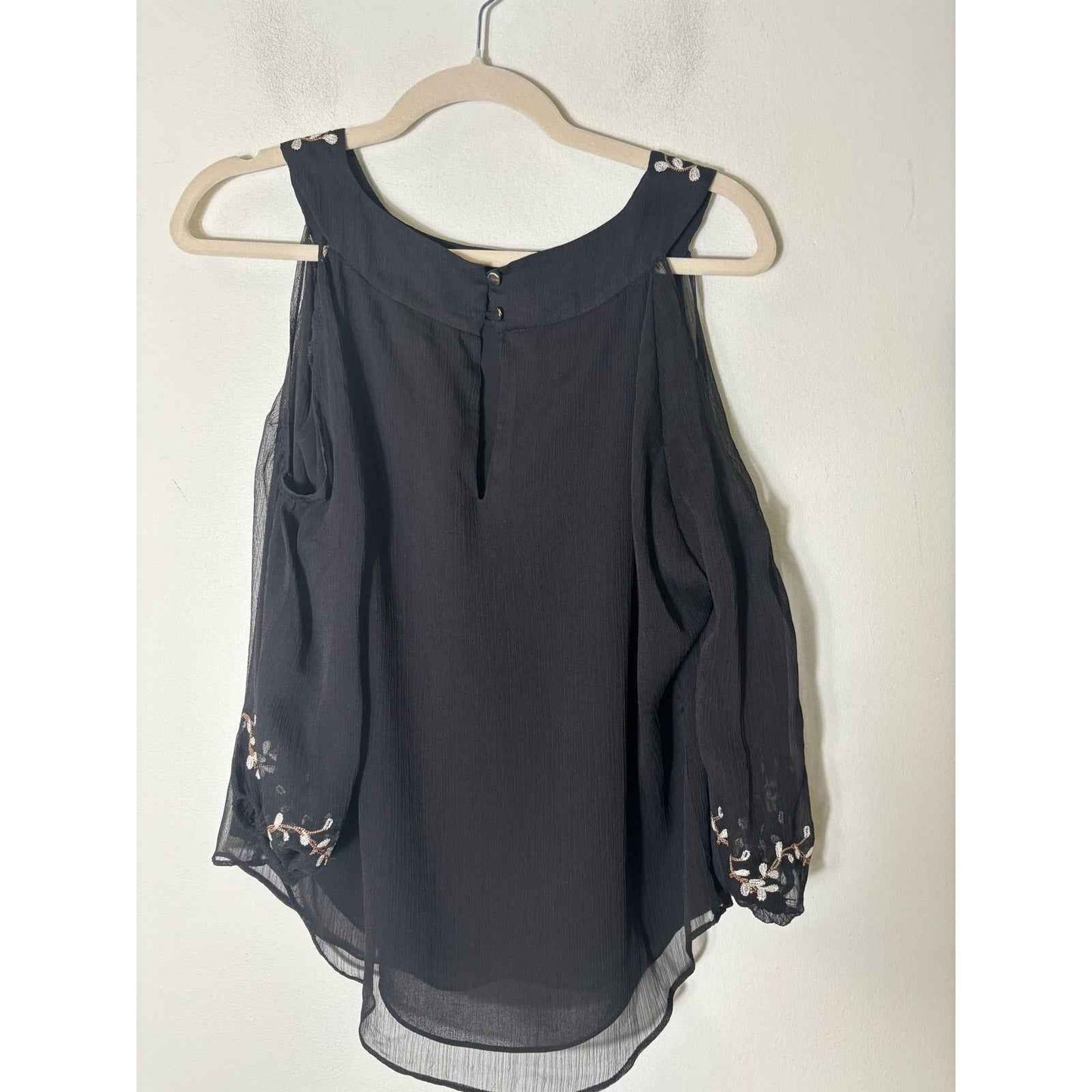 White House Black Market Black Cold Shoulder Long Sleeve Embroidered Top Sz XS