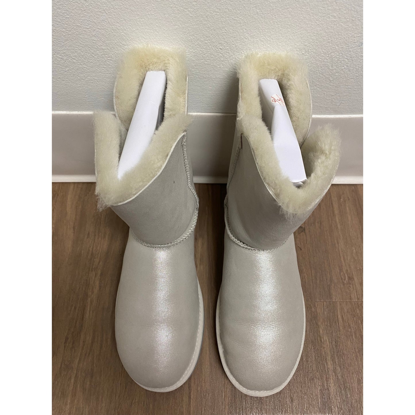NIB Ugg White Sparkles I Do! Boots Sz 9