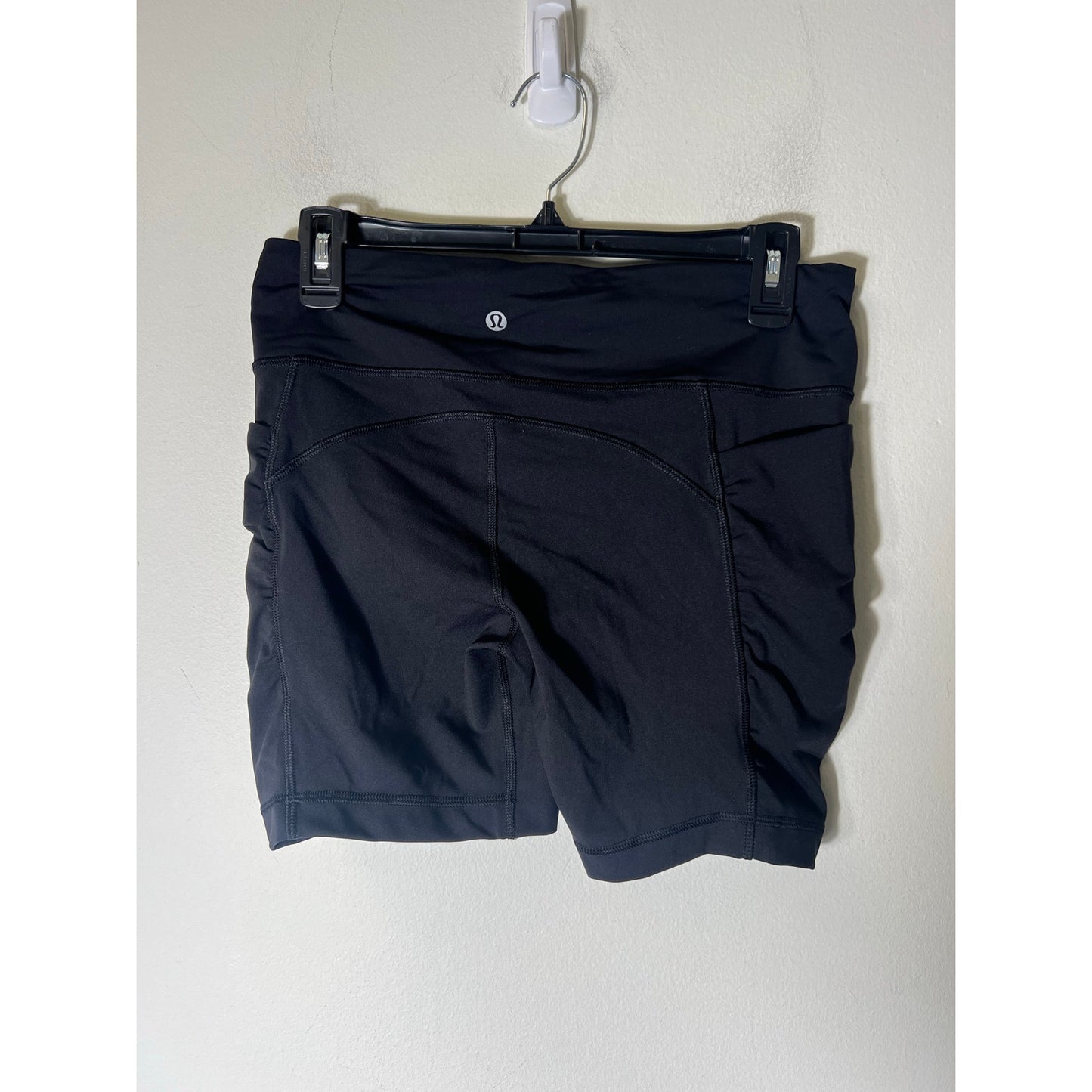 Lululemon Black Biker Athletic Shorts with Side Pockets Sz 8