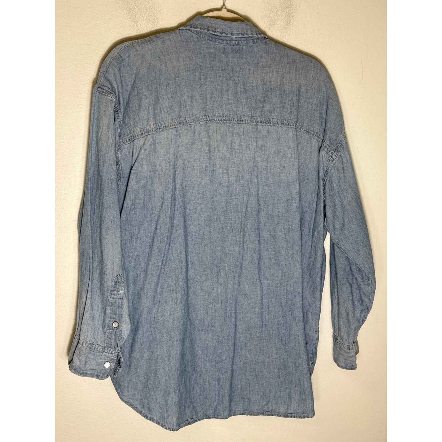 Levi Chambray with Pearl Button Up Shirt Sz S