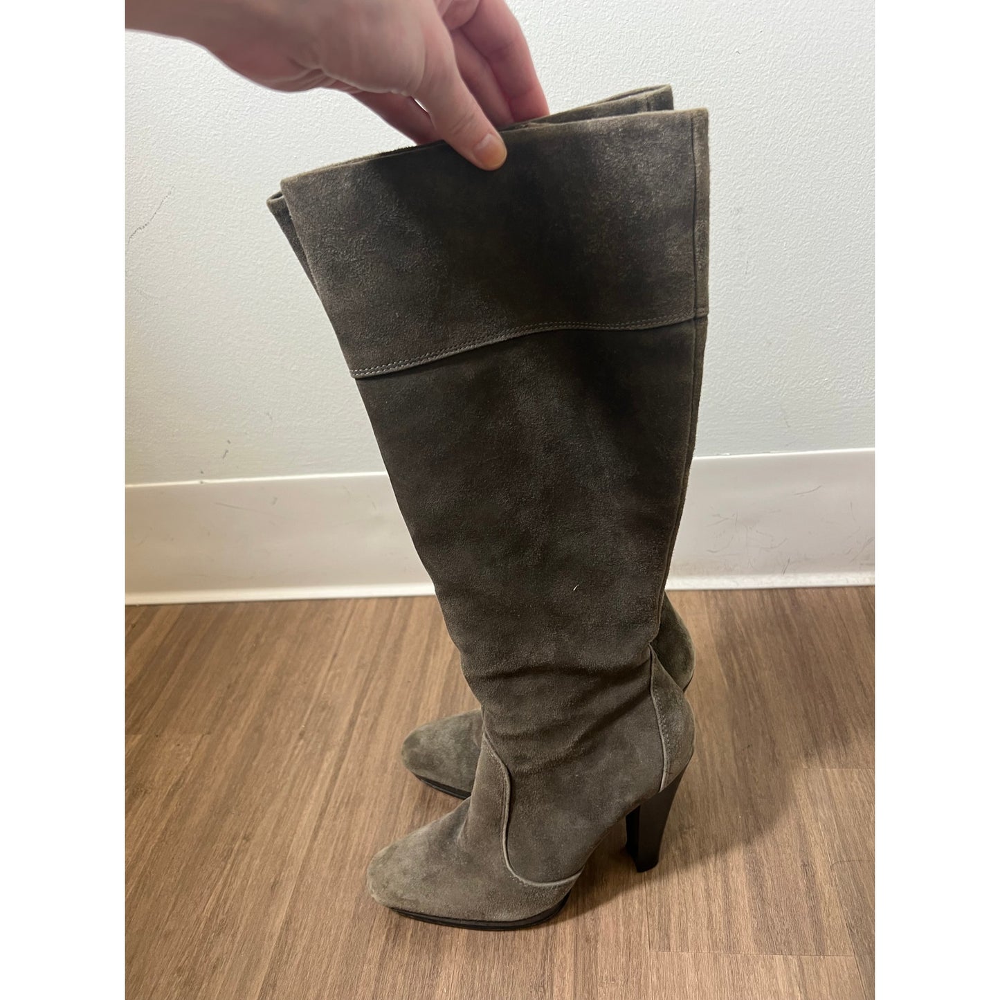 Kristin Davis Knee Chocolate Suede Knee Boot Sz 7M