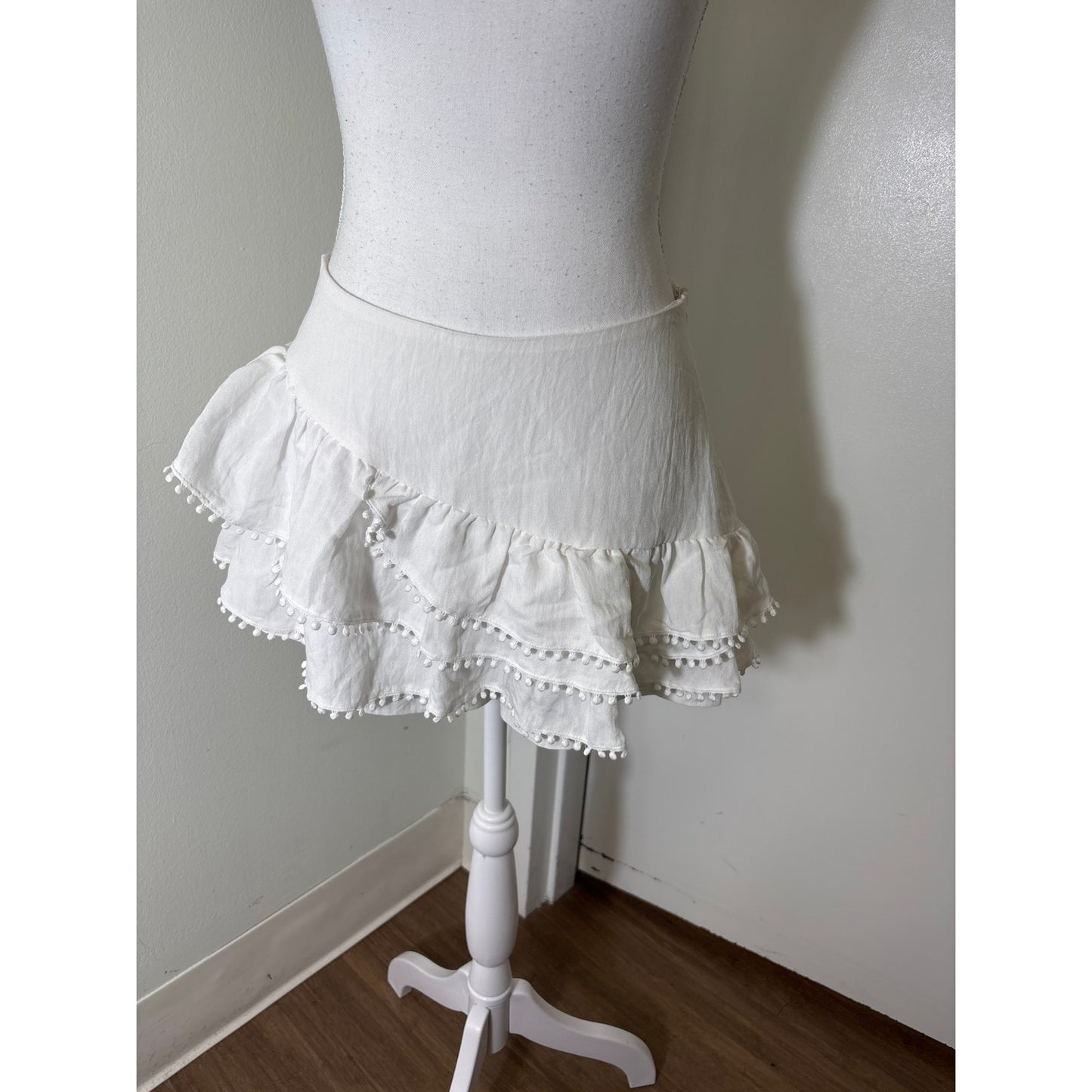 NWT Do+Be White Ruffle Top and Skort Sz M