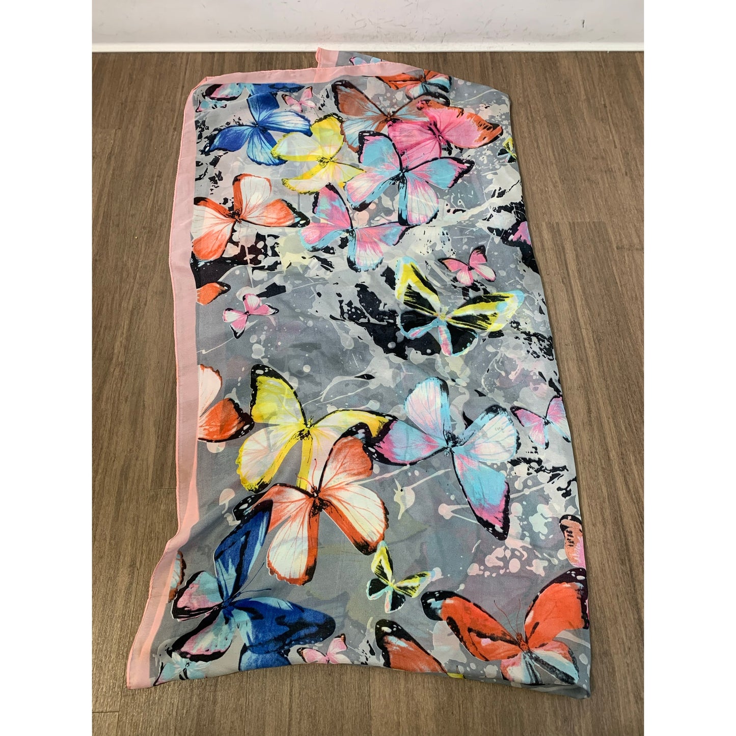 Bundle of 5 assorted scarves