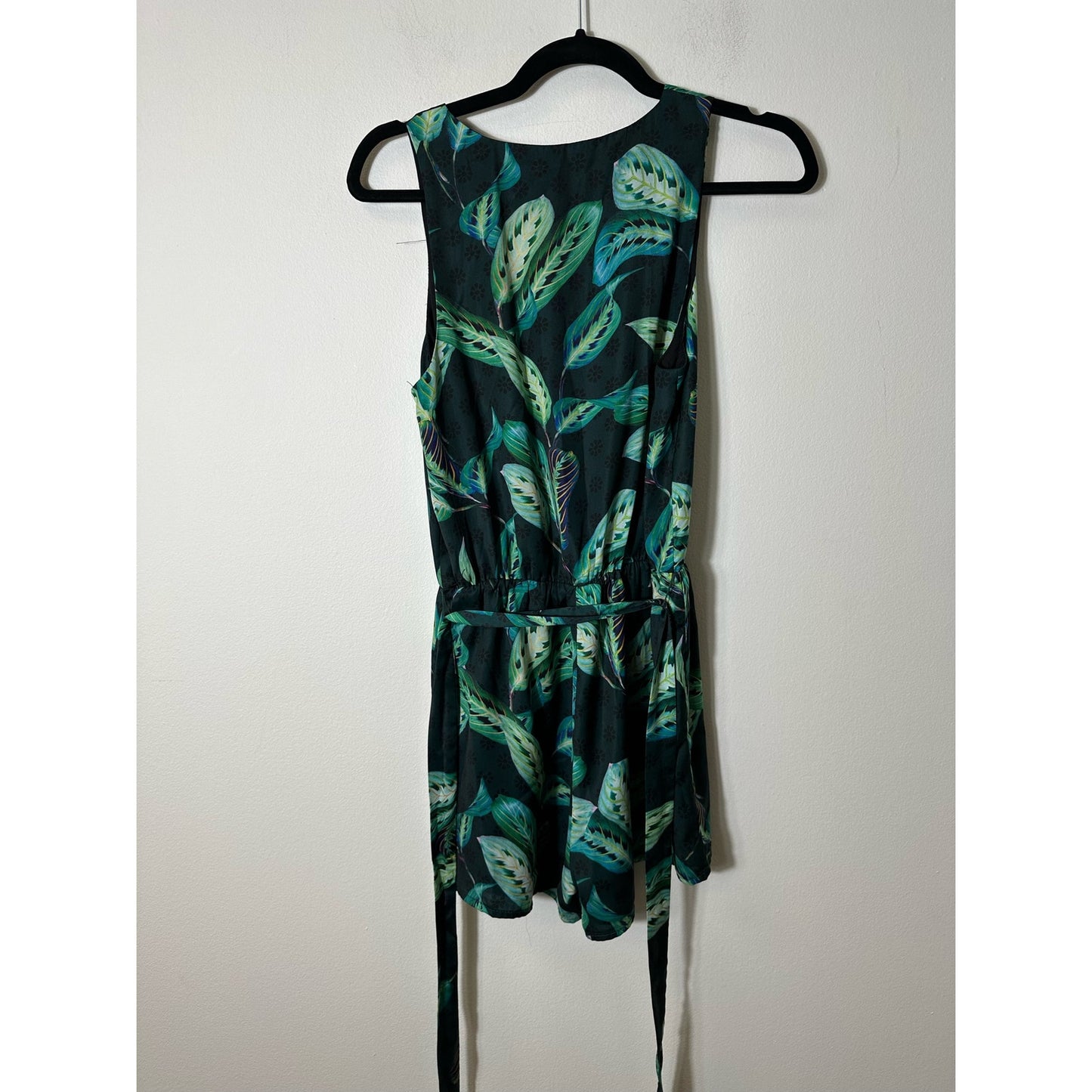 Adelyn Rae Green Leaf Pattern Satin Belted Romper Sz XS
