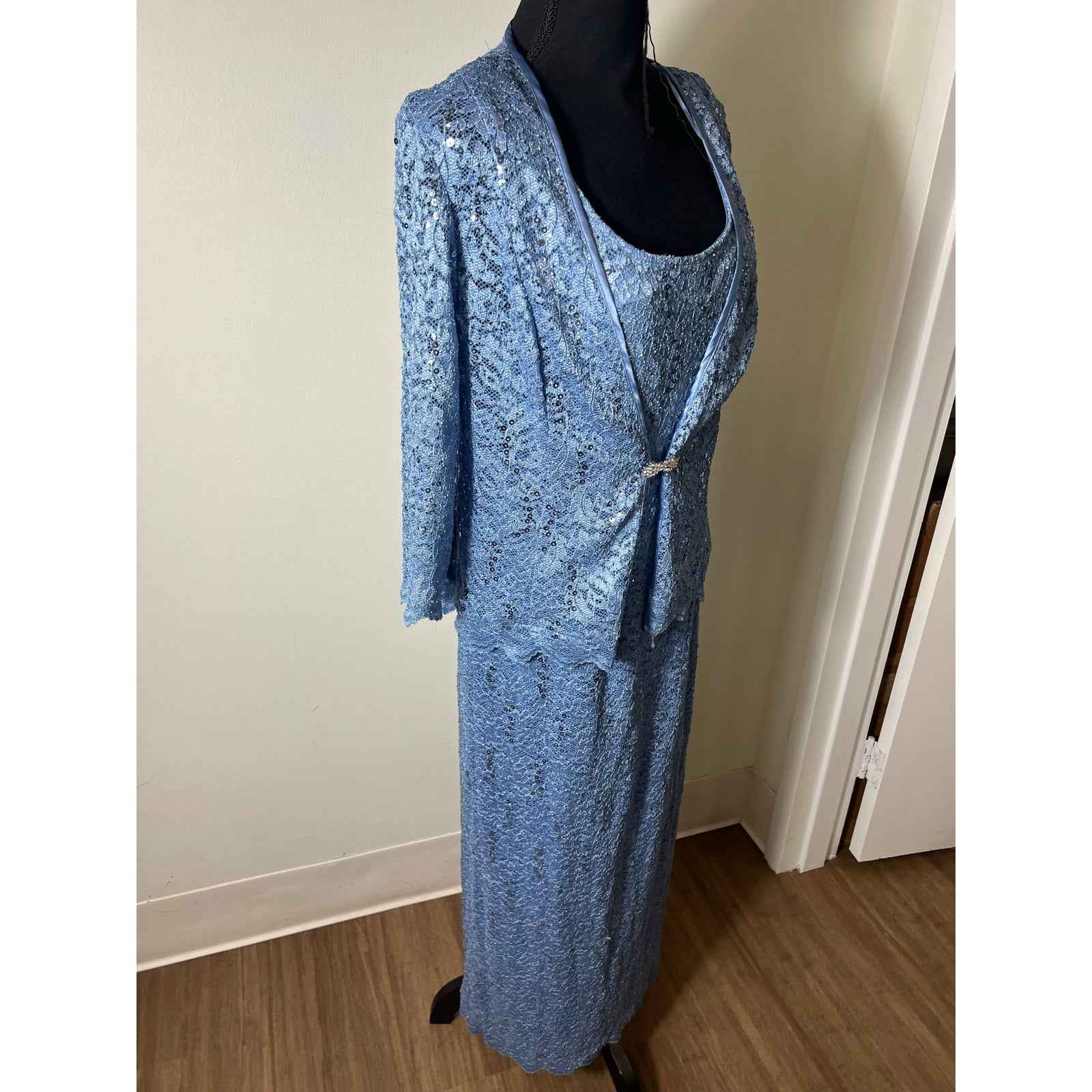 R&M Richards Dusty Blue Lace/sequin form gown and Jacket. NEW Sz 6