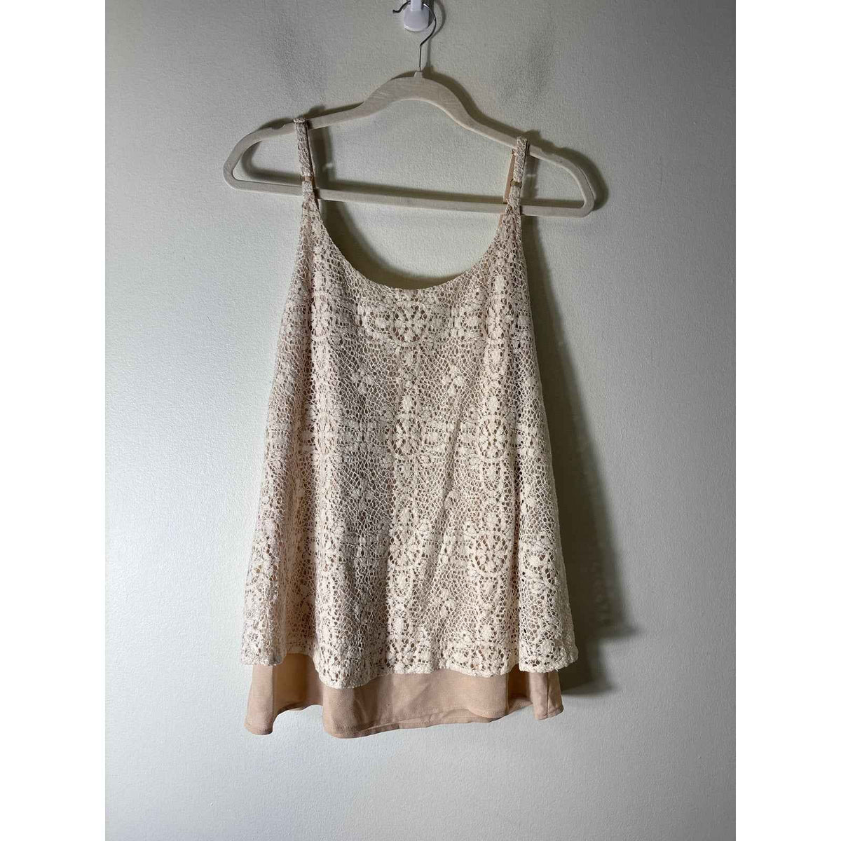 Cabi Off White Lace Sleeveless Layered Top Sz M