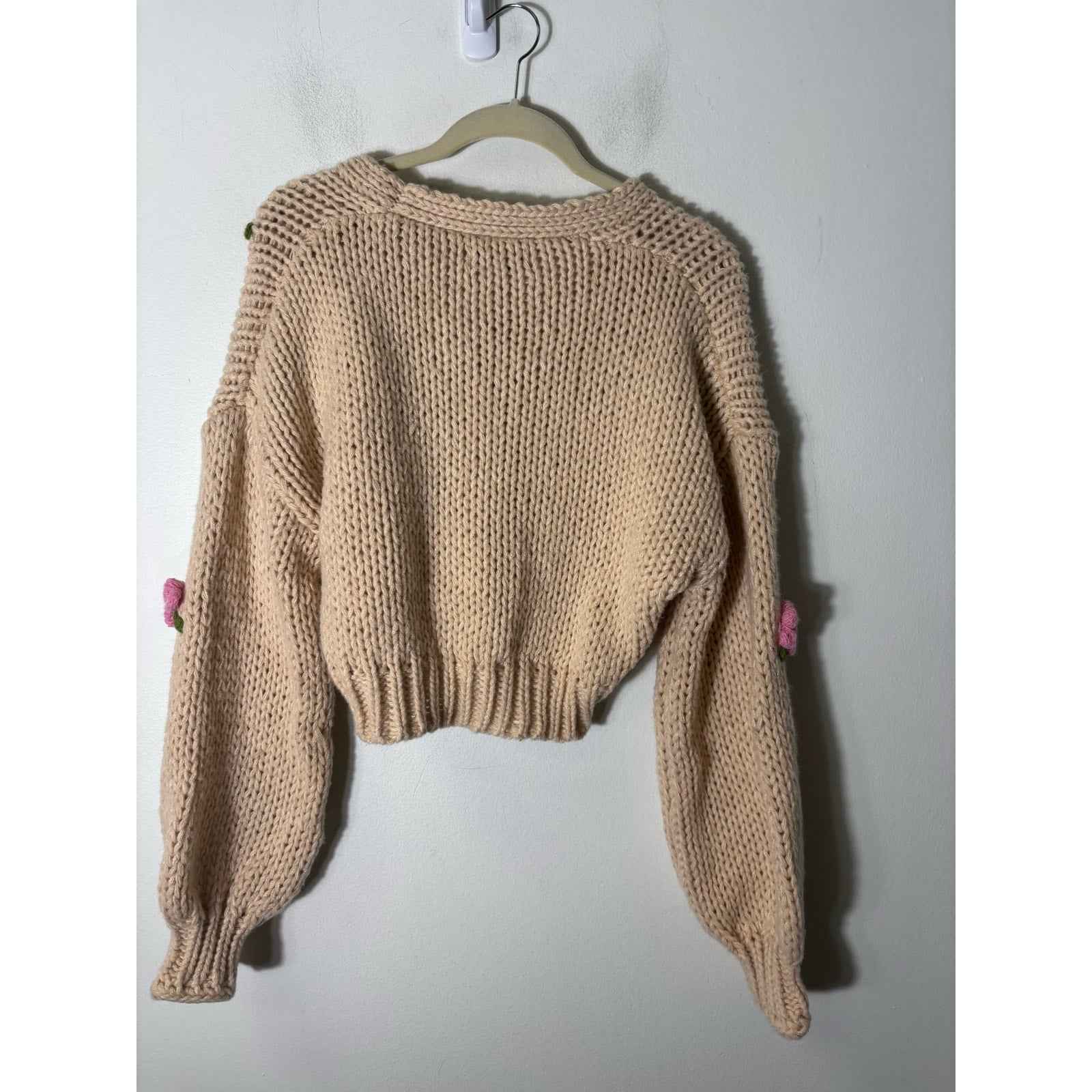 NWT Pretty Garbage Long Sleeve Tan Chunky Knit Cropped Sweater with Roses Sz M