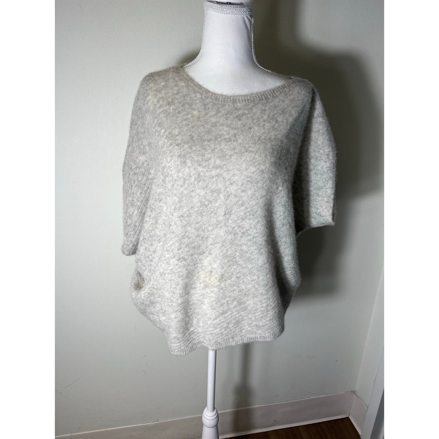 Paychi Guh Light Gray Sleeveless Sweater Sz S