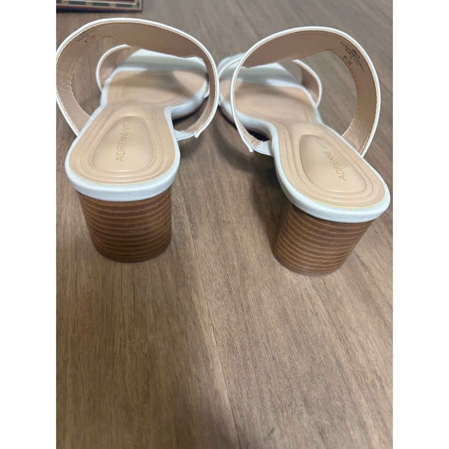 New Adrienne Vittadini White Sandals Sz 8.5