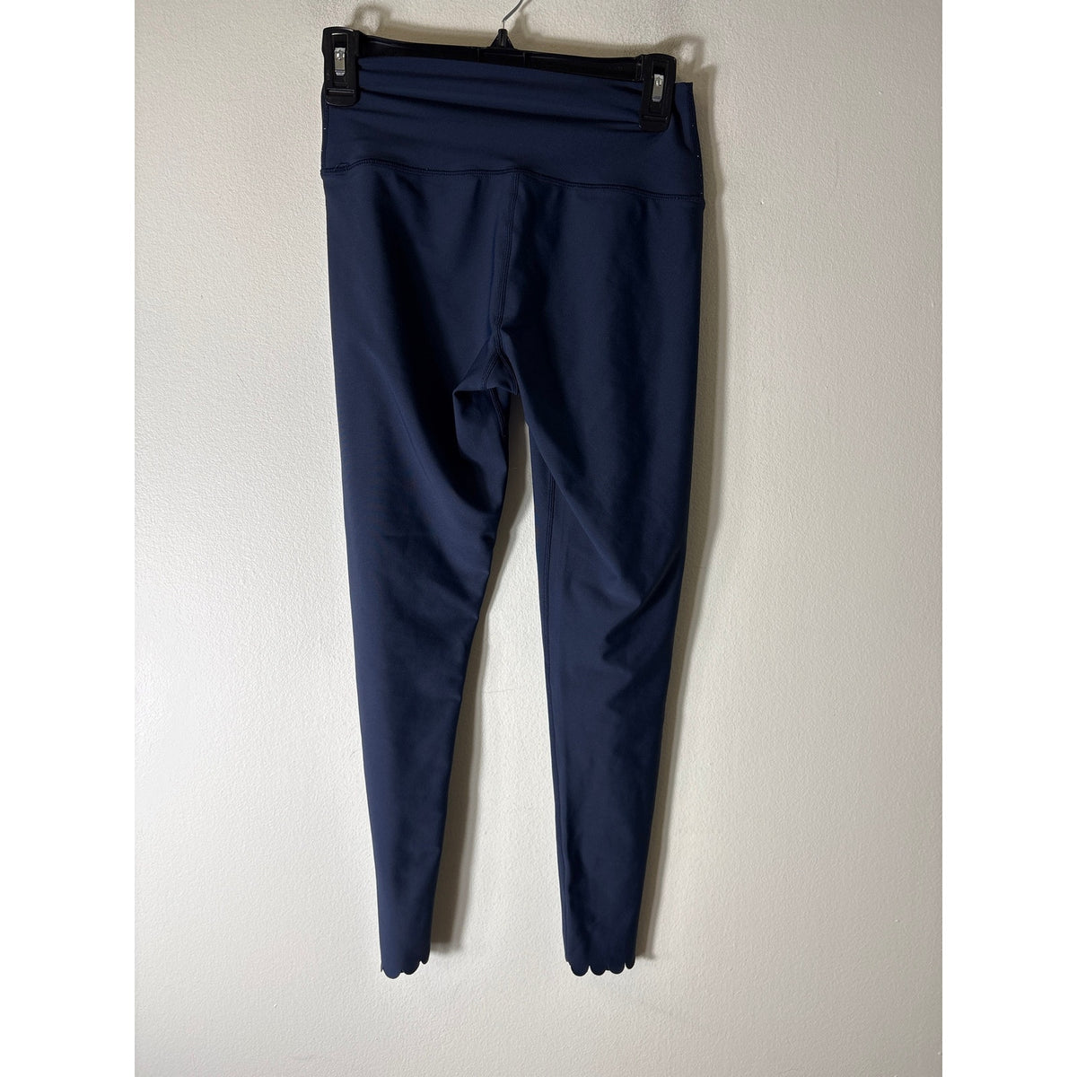 Aqua Athletic Navy Scallop Leggings Sz S