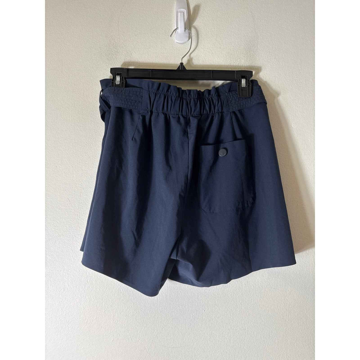 Athleta Navy Skyline Short II Sz 4