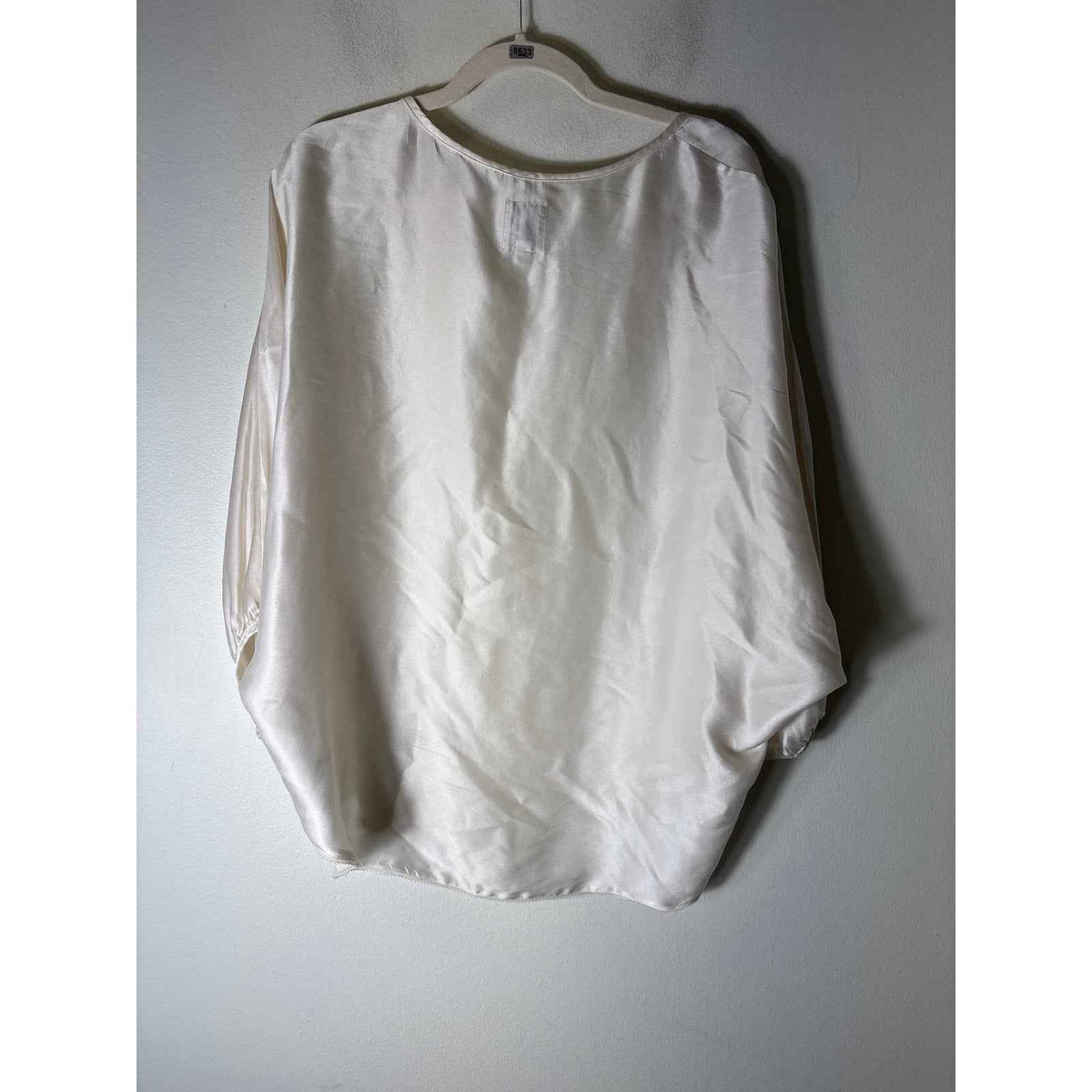 GoSilk cream short sleeve Sz M