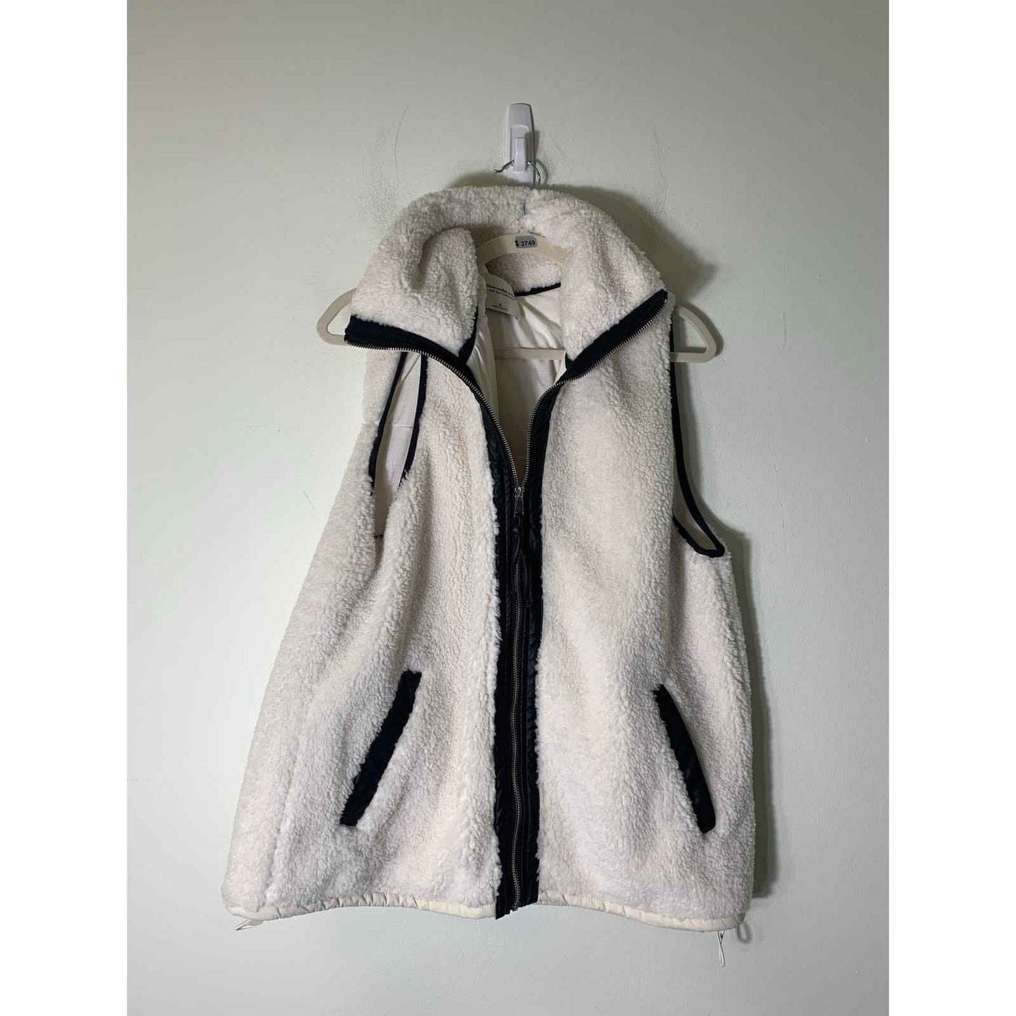Abercrombie and Fitch White Black Zip Up Faux Fur Shearling Vest Sz XL