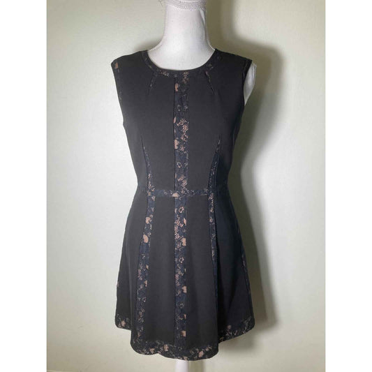 BCBG Maxazaria Black Lace Sleeveless Knee Length Special Occasion Dress Sz 2