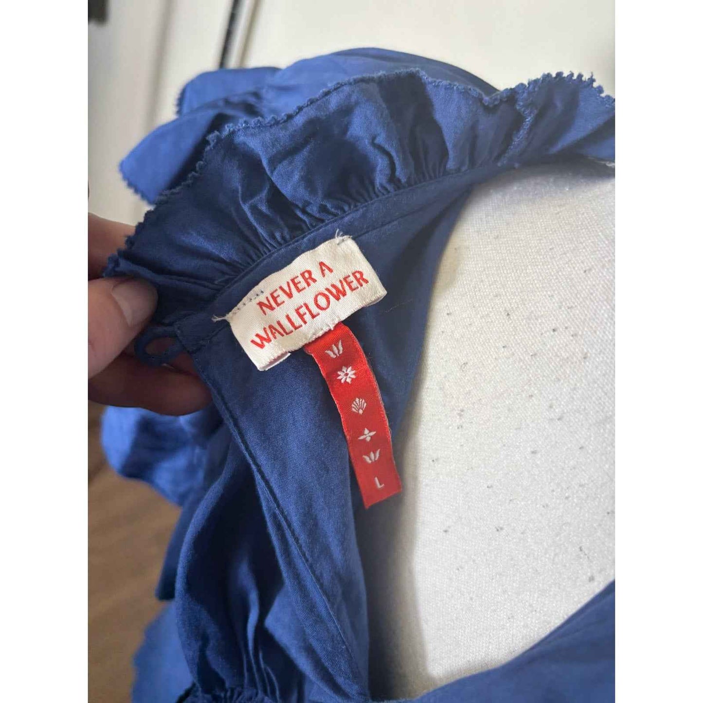 Never A Wallflower Navy Flutter Sleeve High Neck Cotton Knee Length Dress Sz L