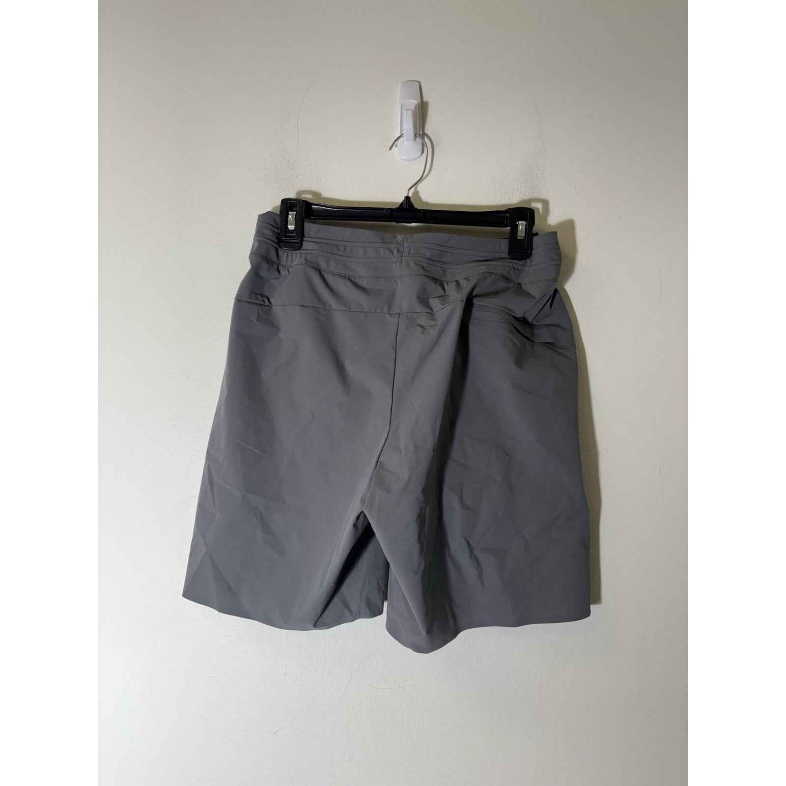 Men's Run On Clouds Gray Hybrid Shorts Sz S