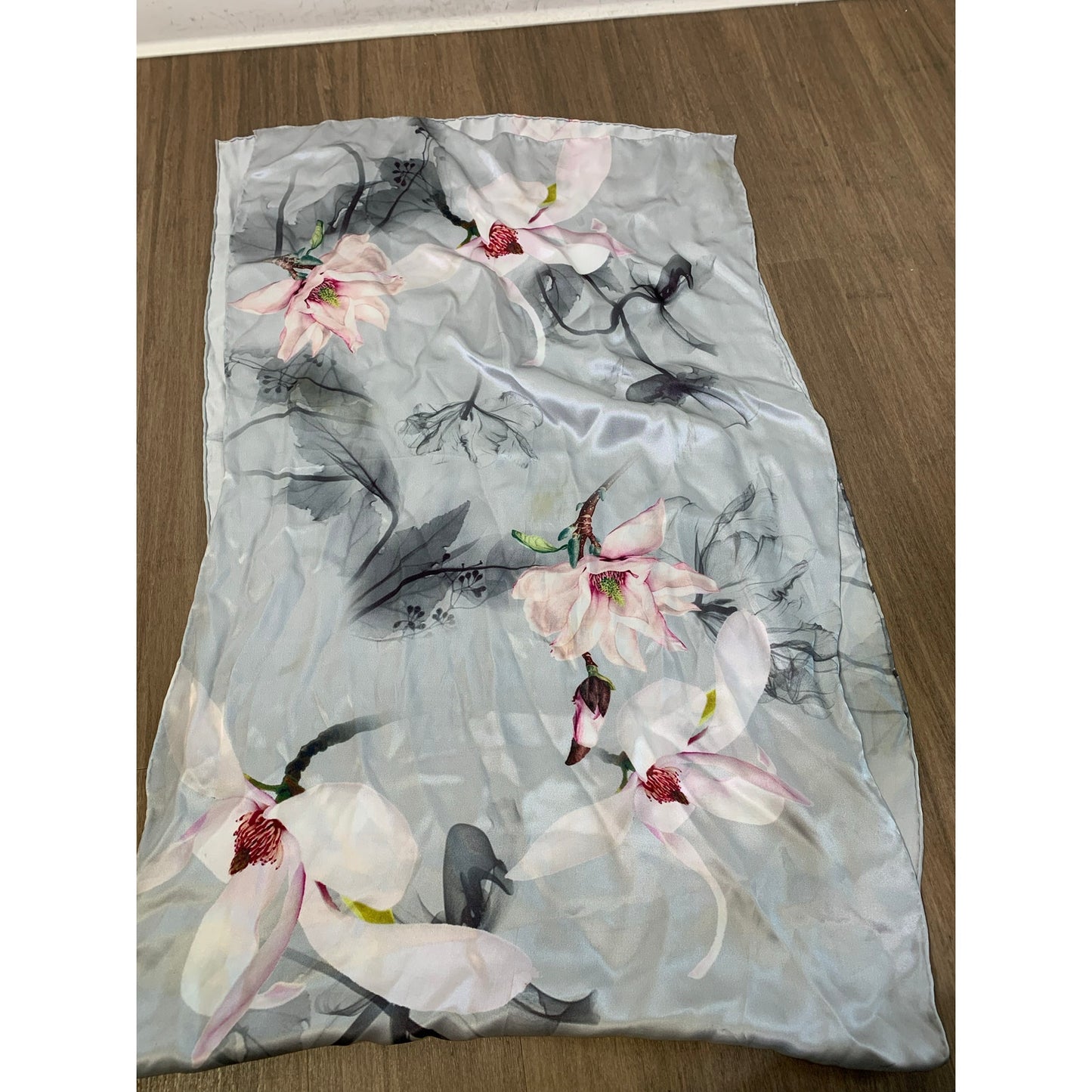 Bundle of 5 assorted scarves