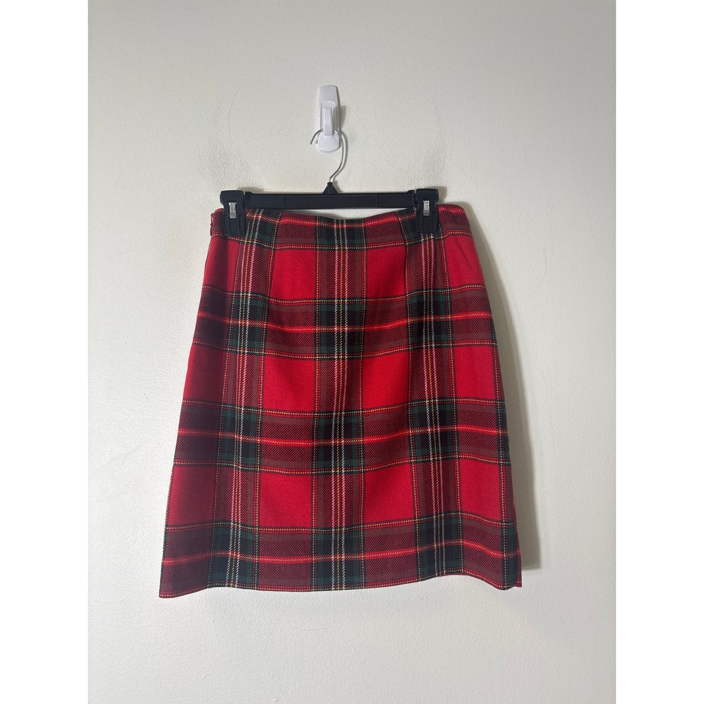 Talbots Red Plaid With Gold Button Mini Skirt Sz 4P