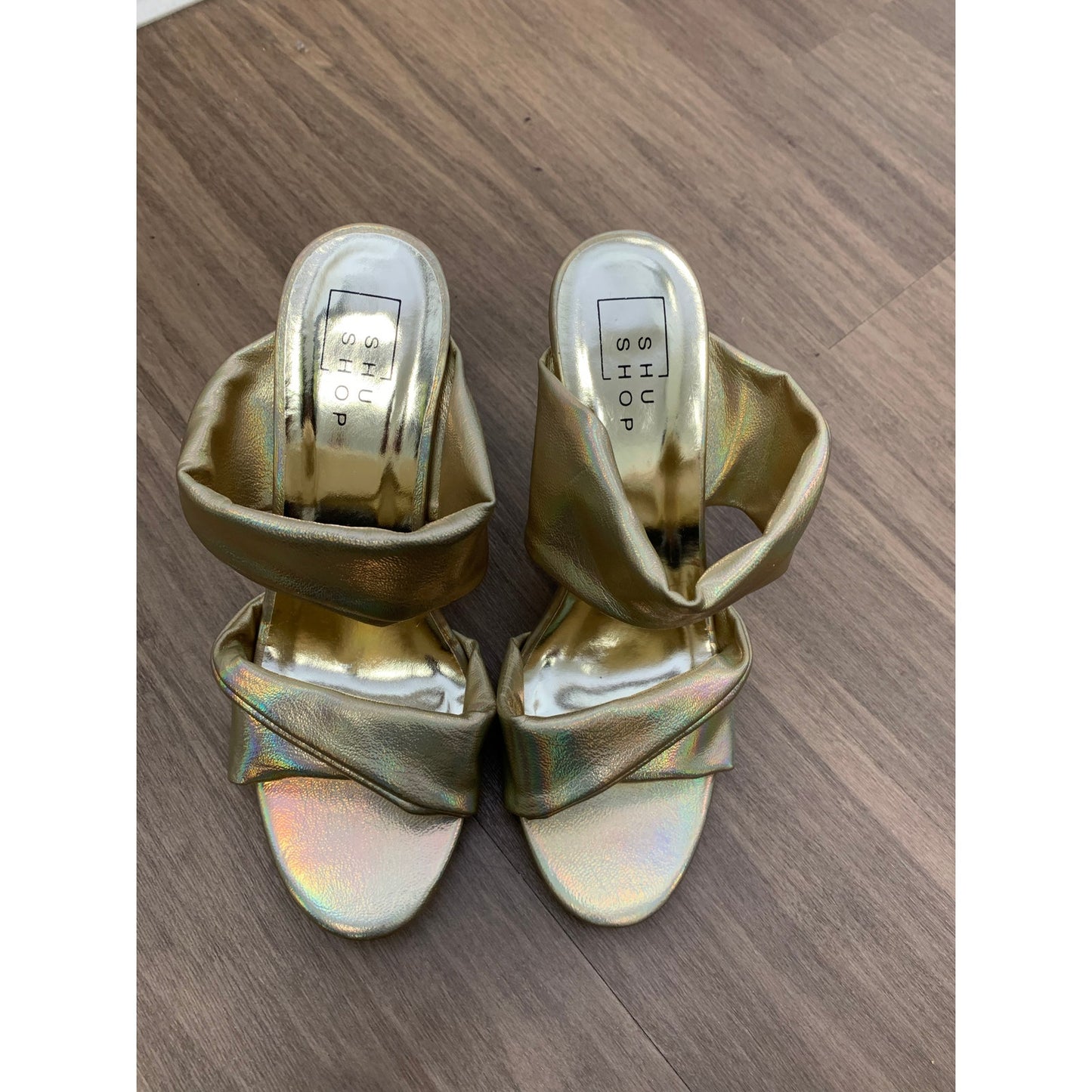 NWOB Womens Shu Shop Gold Heels Sz 6.5