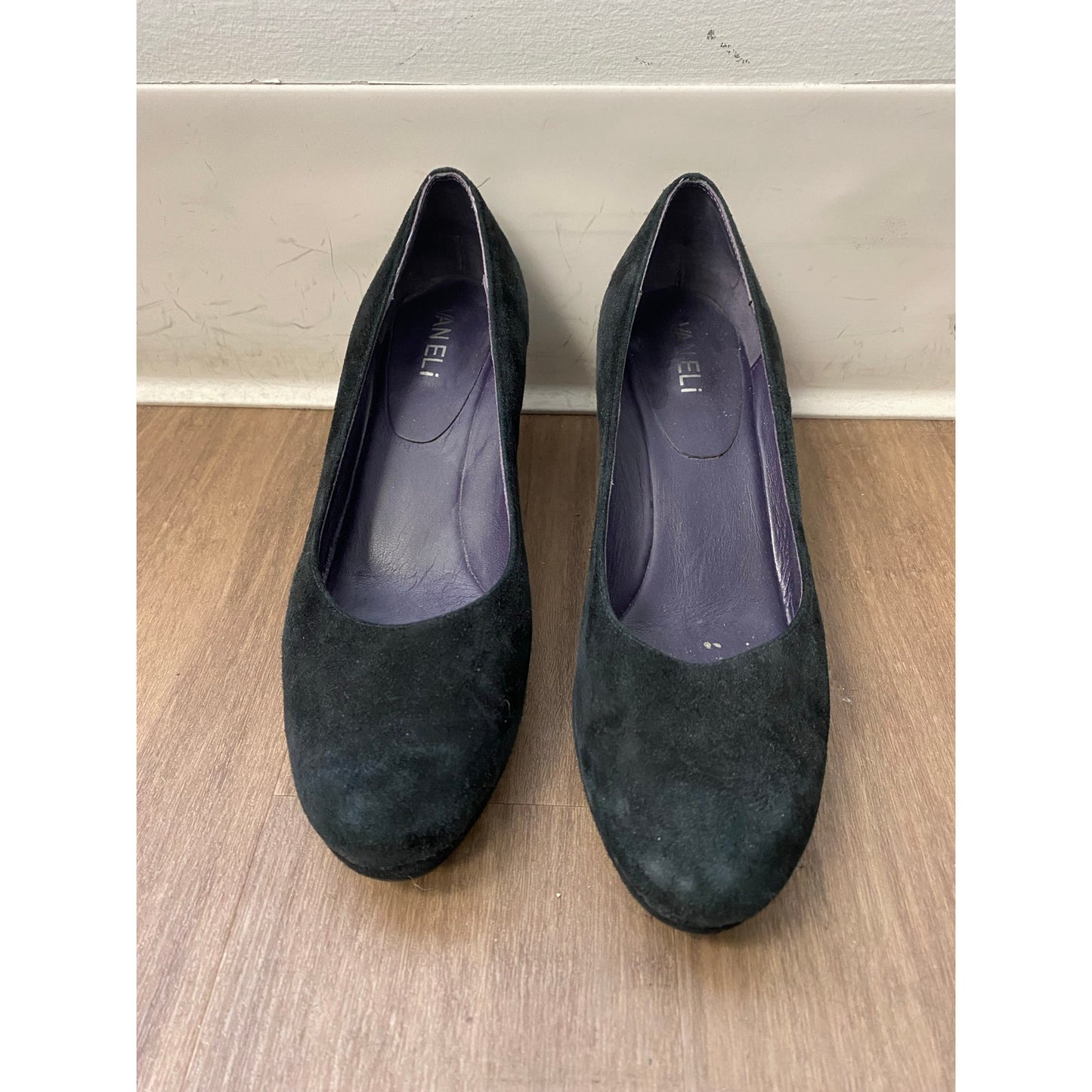 Vaneli Black Rounded Toe Heels Sz 8.5