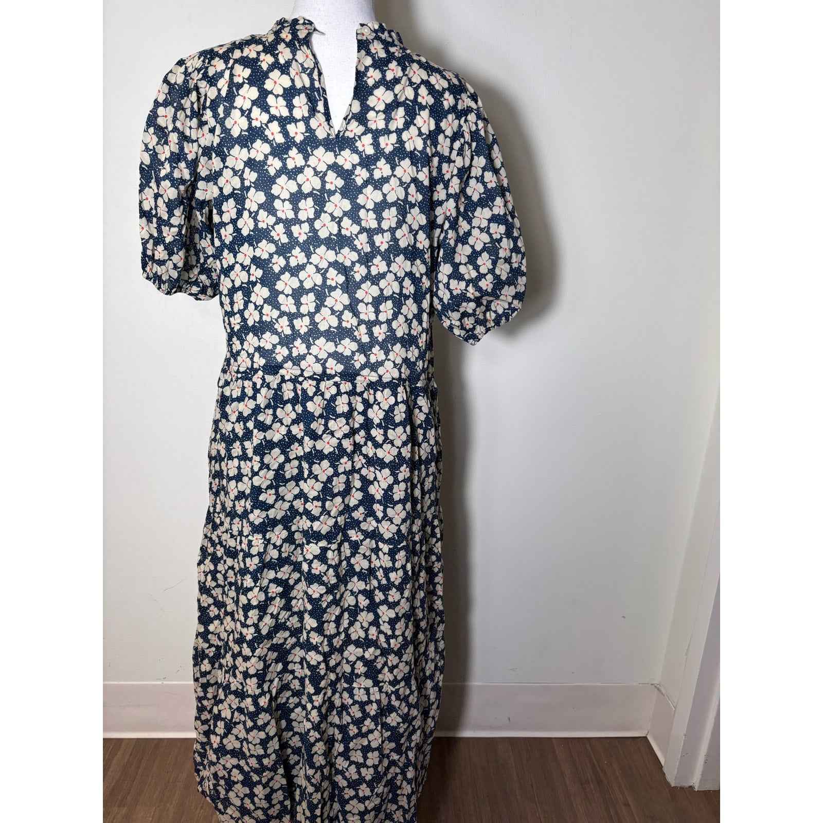 Travota Blue and Cream Floral Puff Sleeve Maxi Dress Sz M